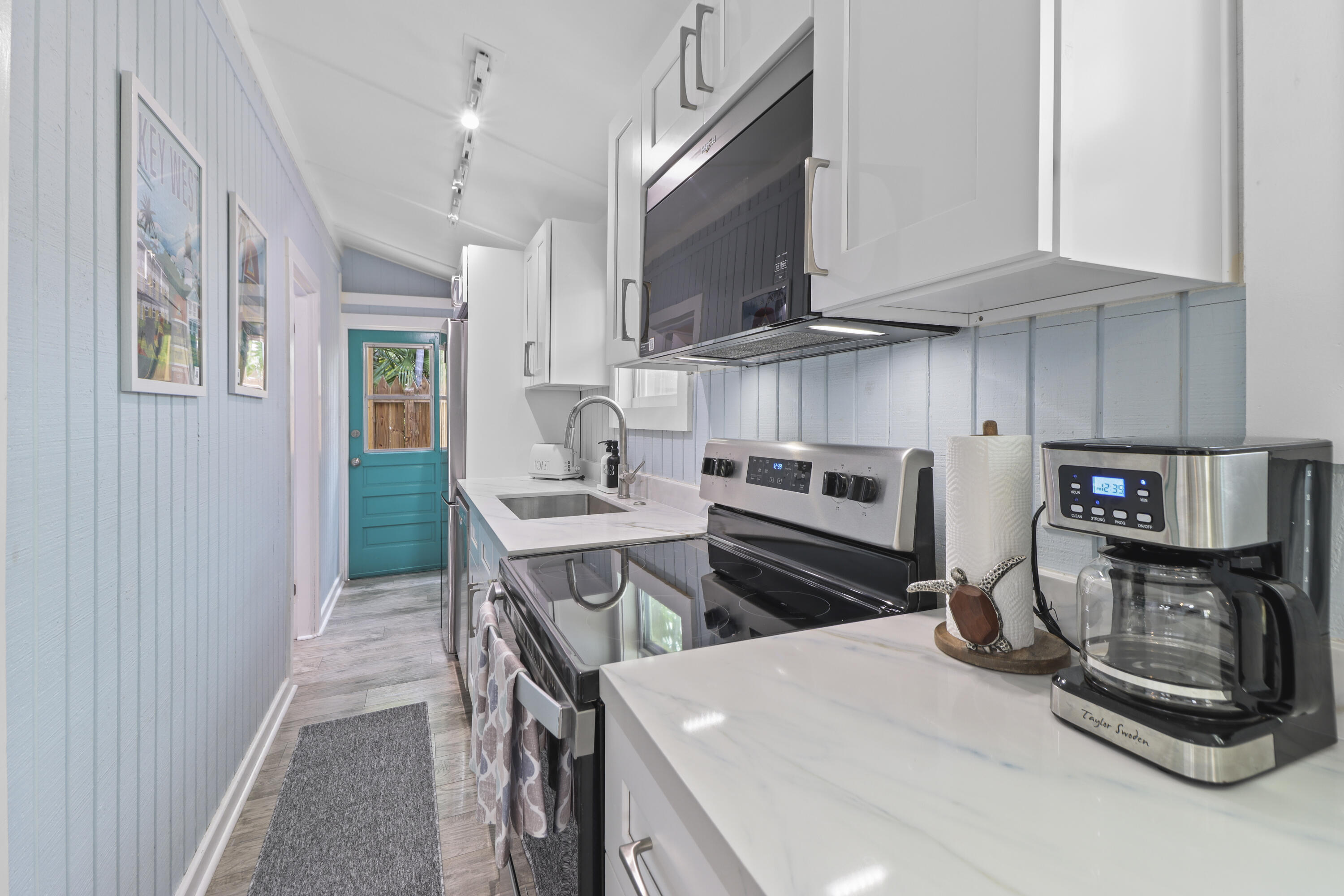 611 Grinnell Street Unit: 6