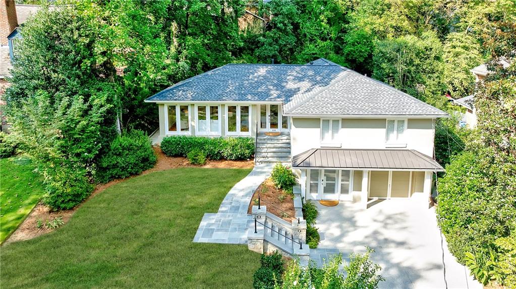 806 Brookridge Drive NE
