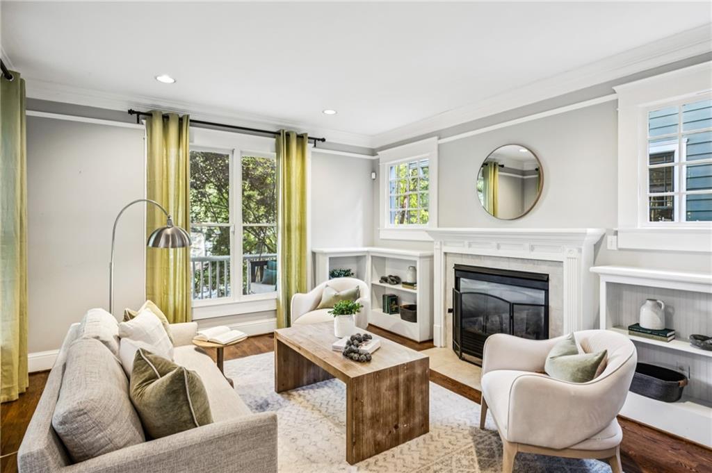 923 Austin Avenue NE