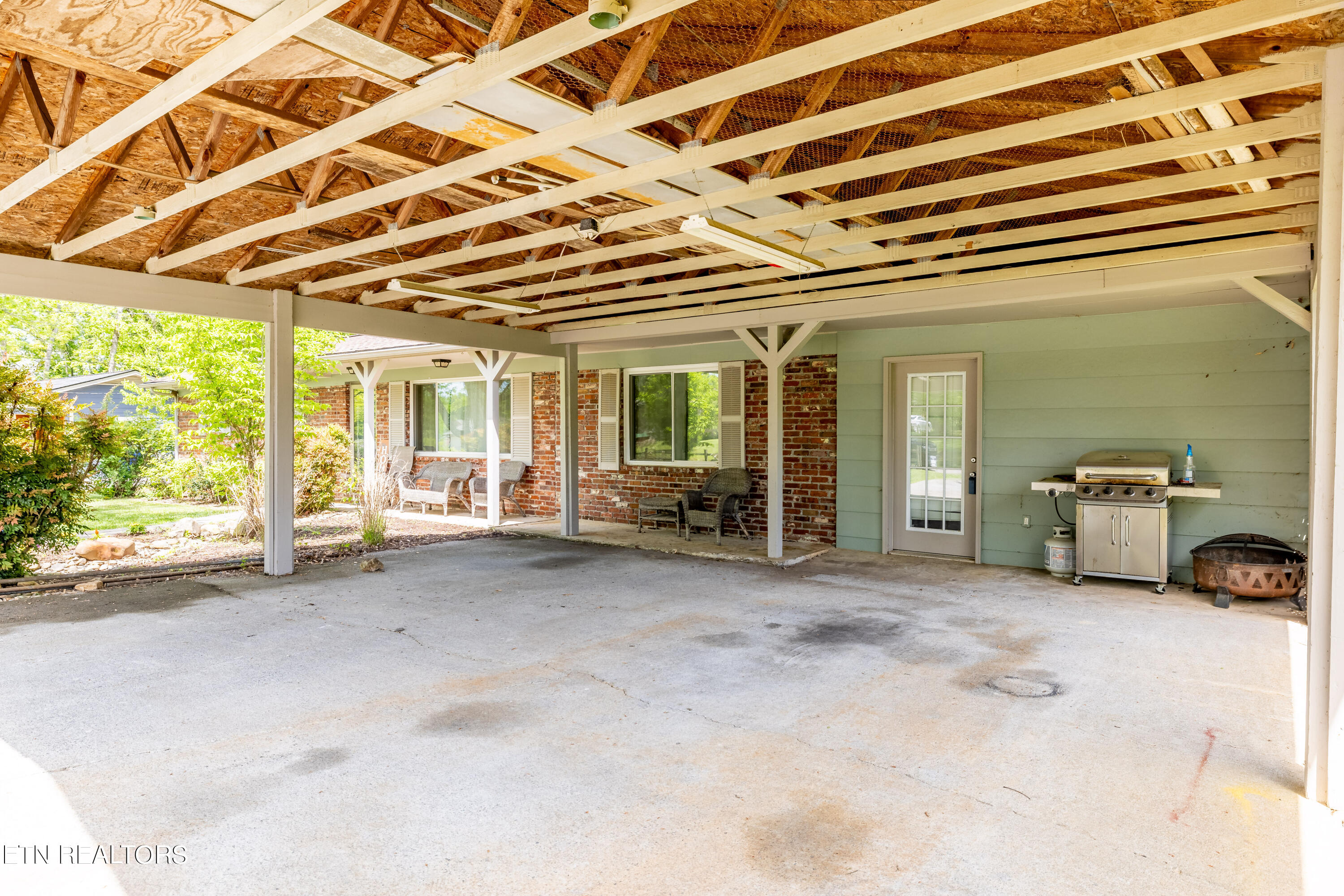 216 Arbor Drive
