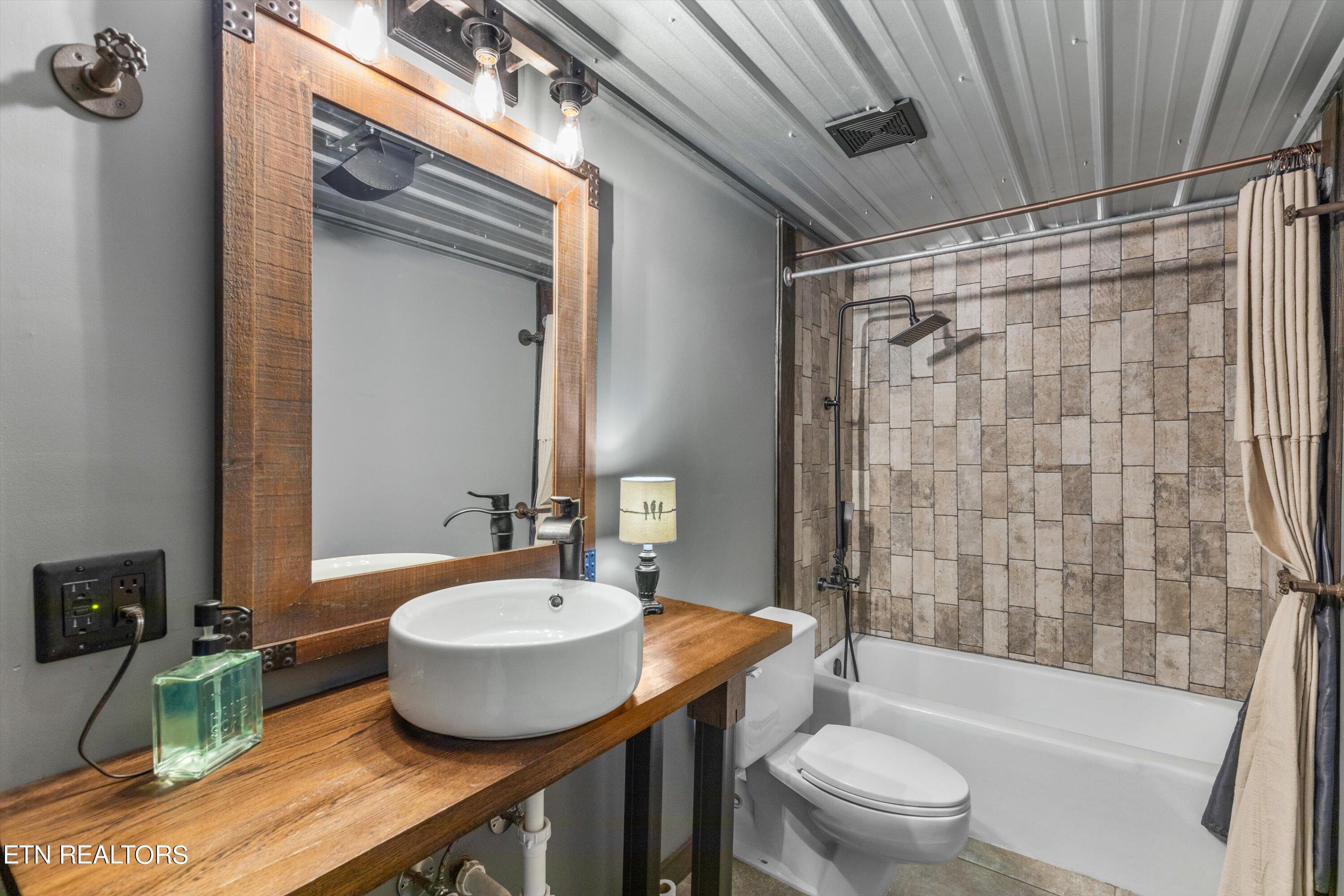 403 Dublin Drive, D221