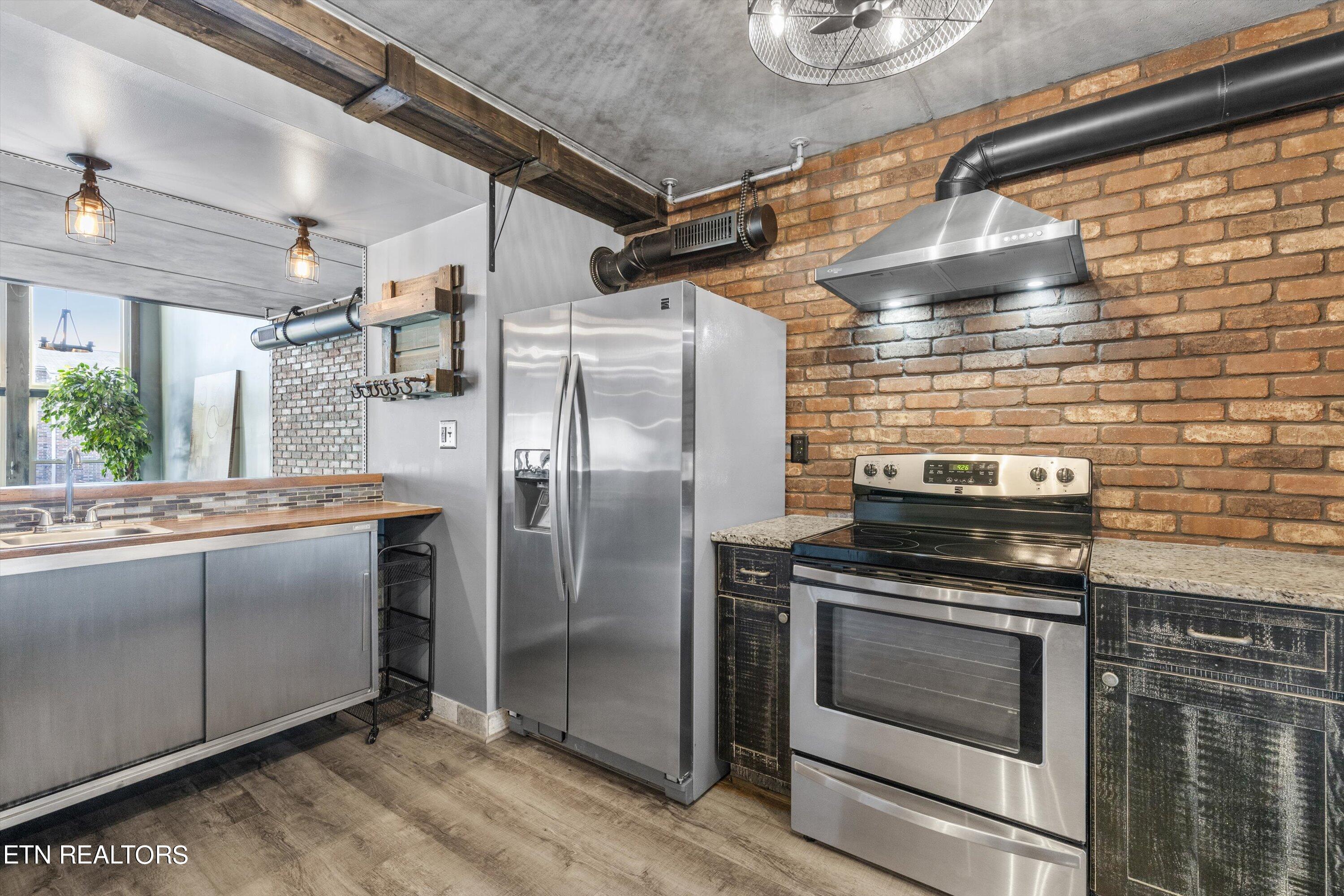 403 Dublin Drive, D221