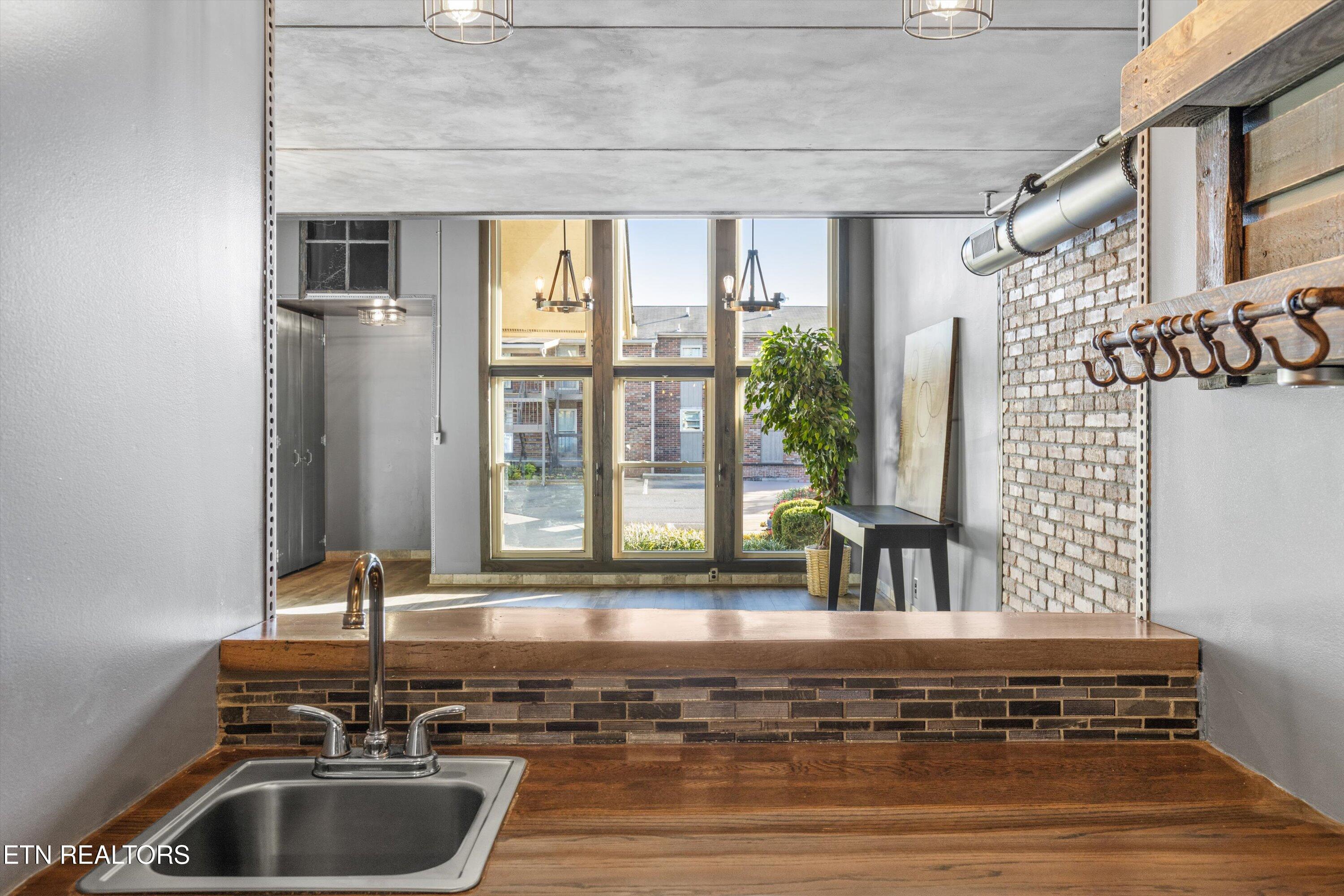 403 Dublin Drive, D221