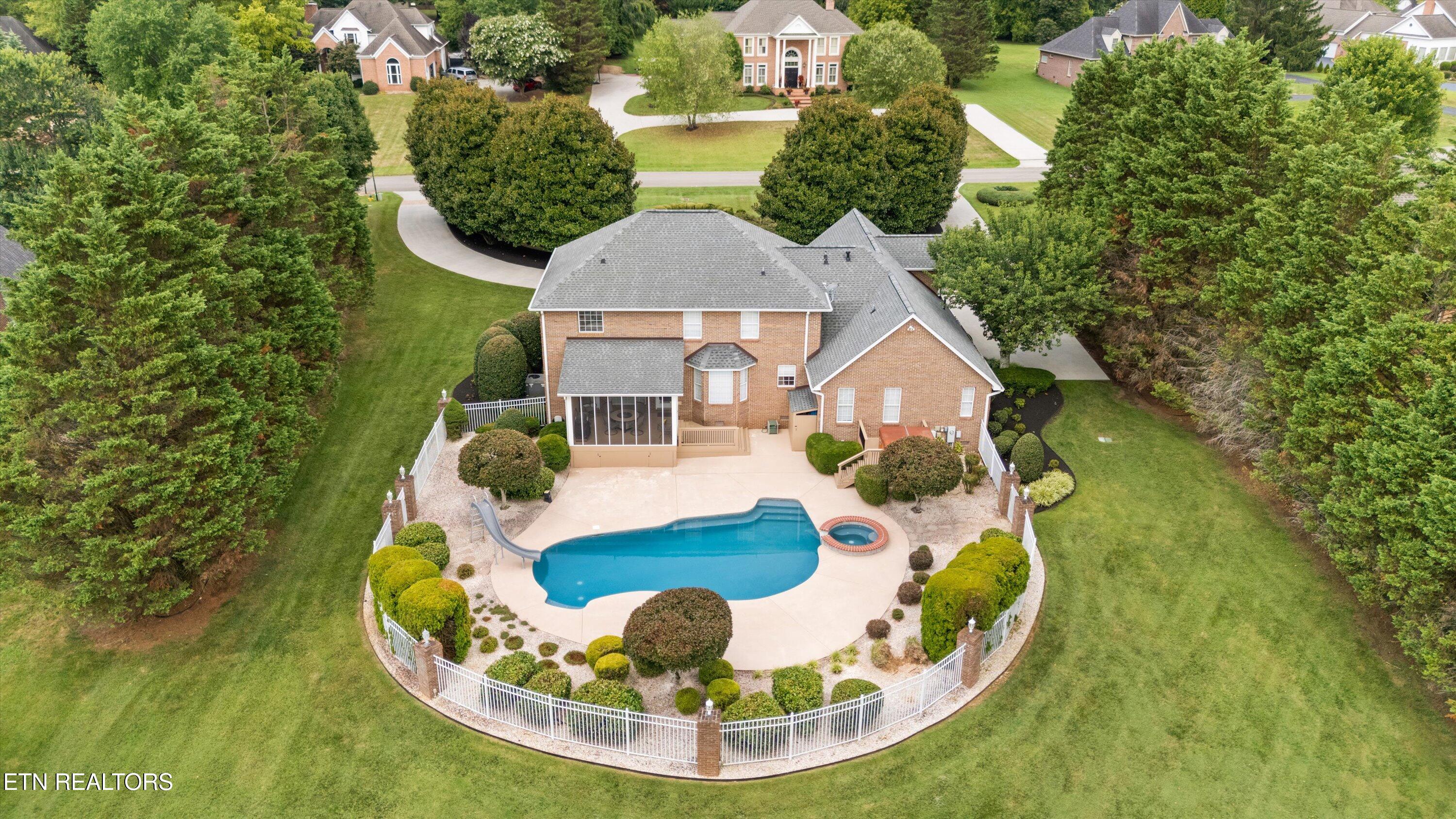 826 Barrington Blvd
