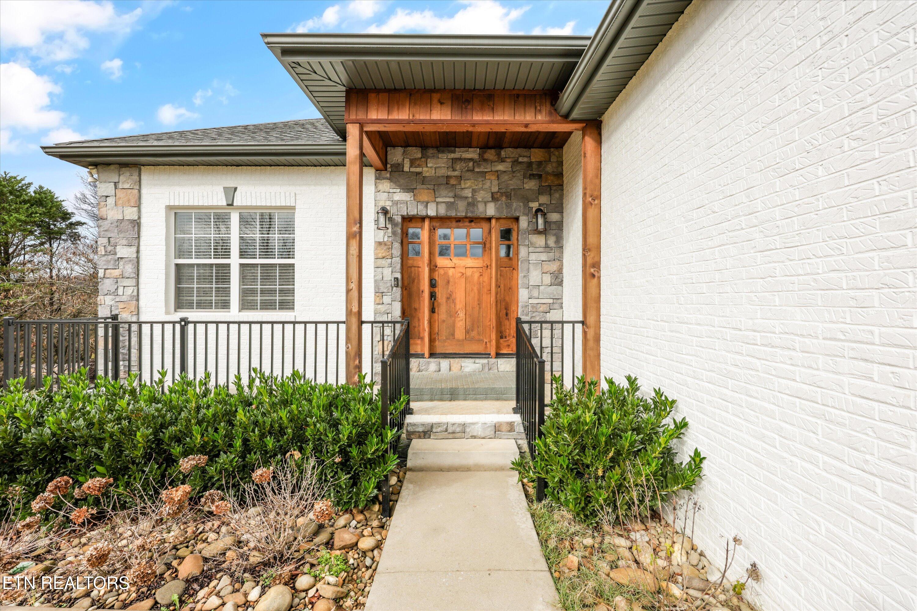5600 Barineau Lane