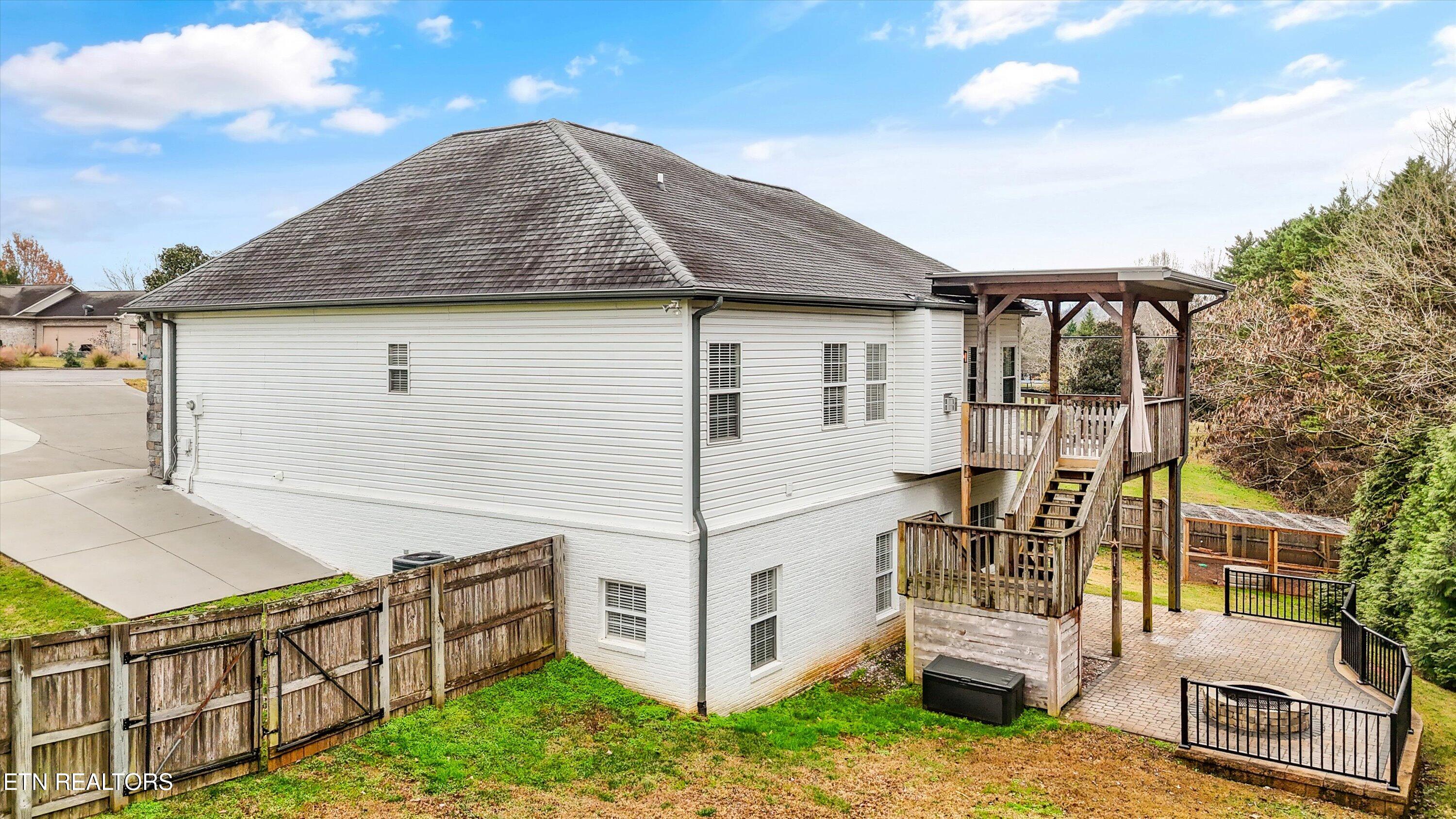 5600 Barineau Lane