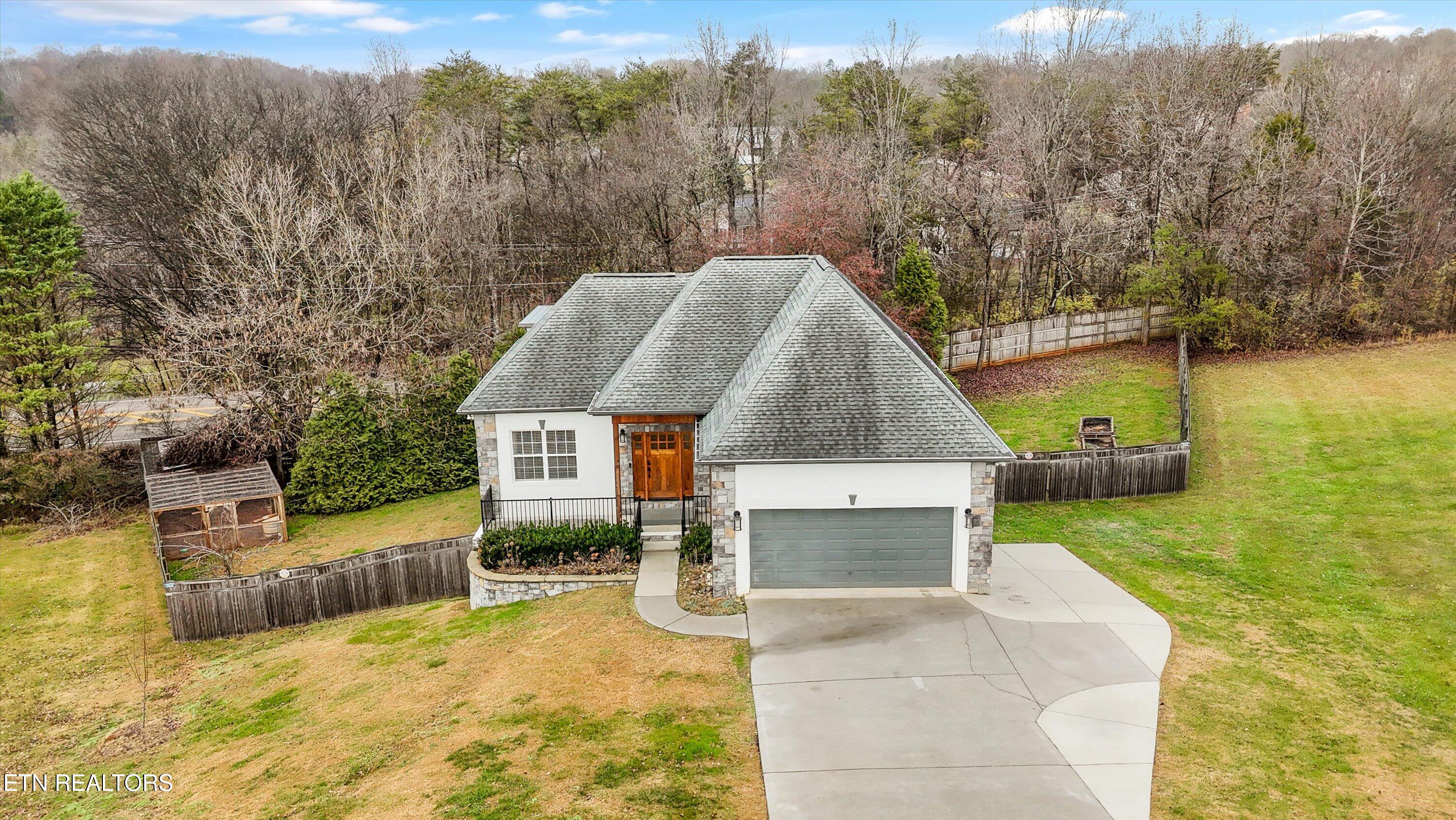 5600 Barineau Lane