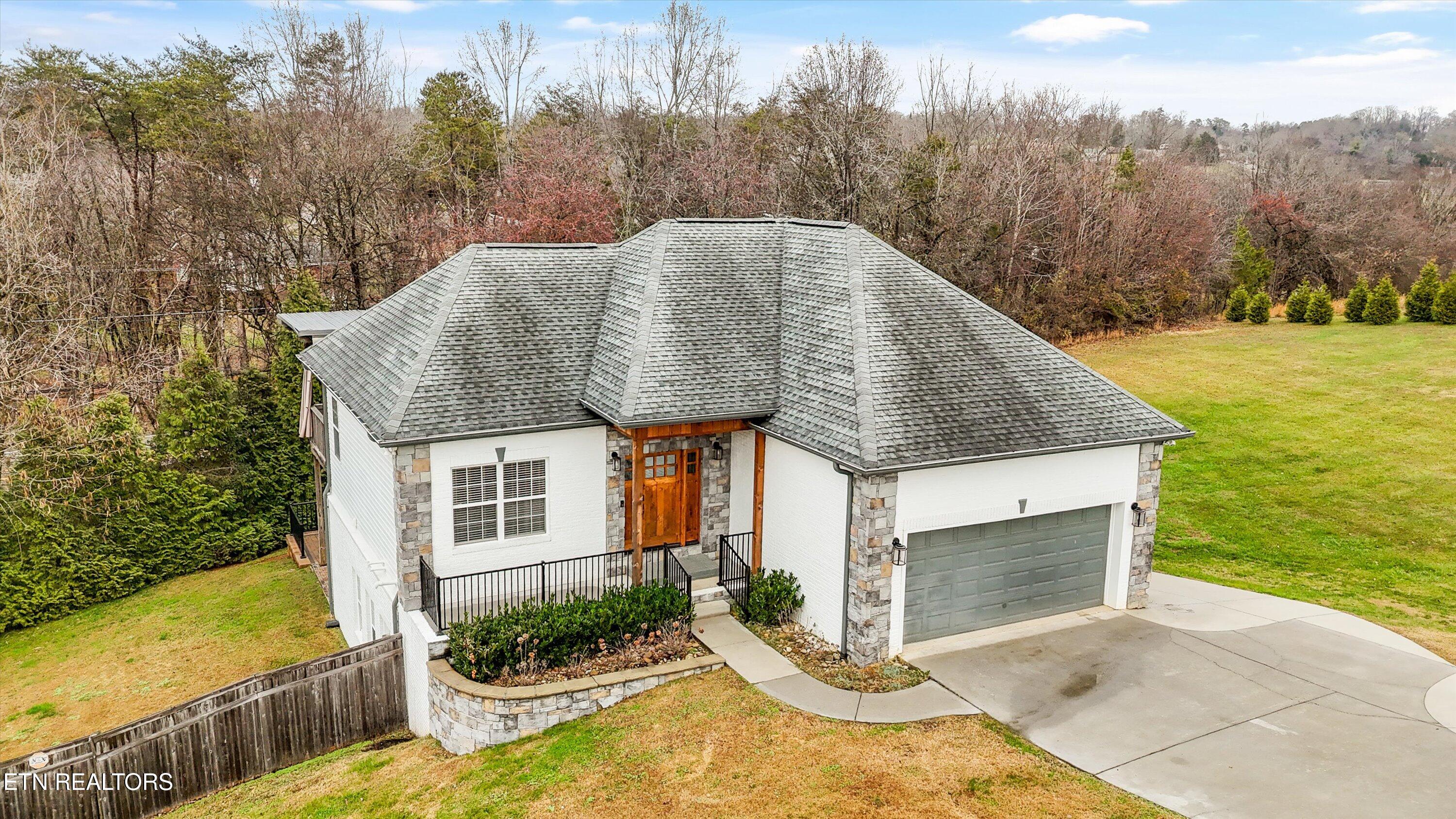 5600 Barineau Lane