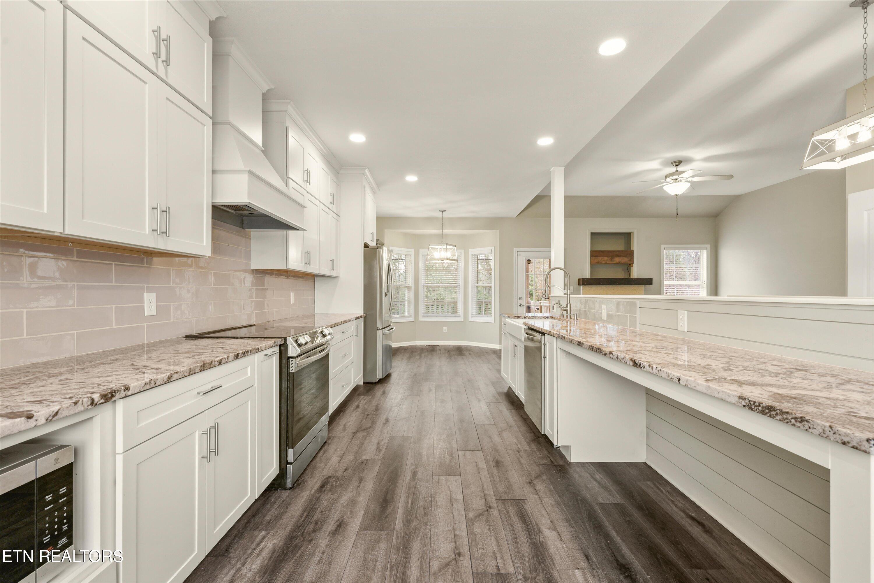 5600 Barineau Lane