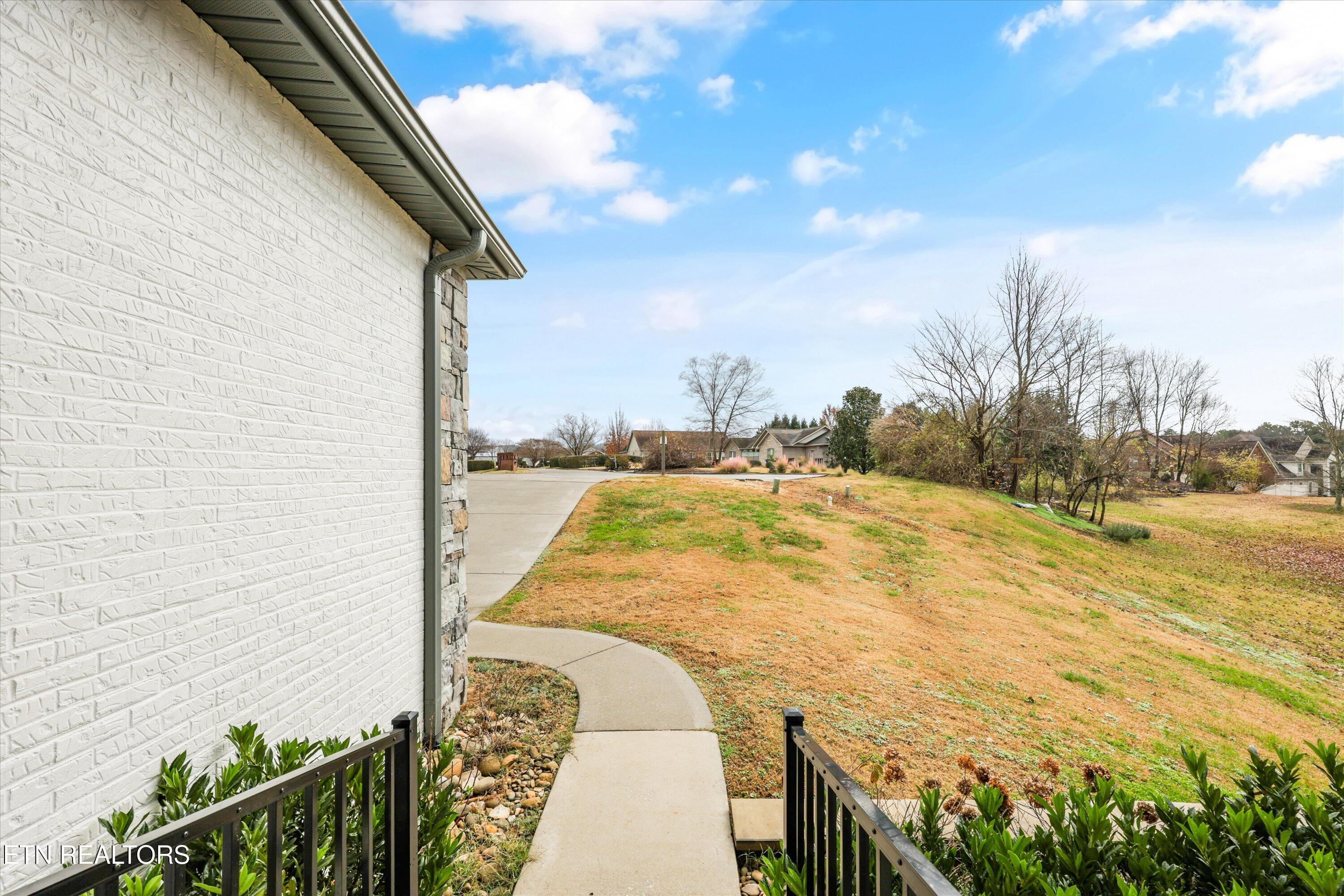5600 Barineau Lane
