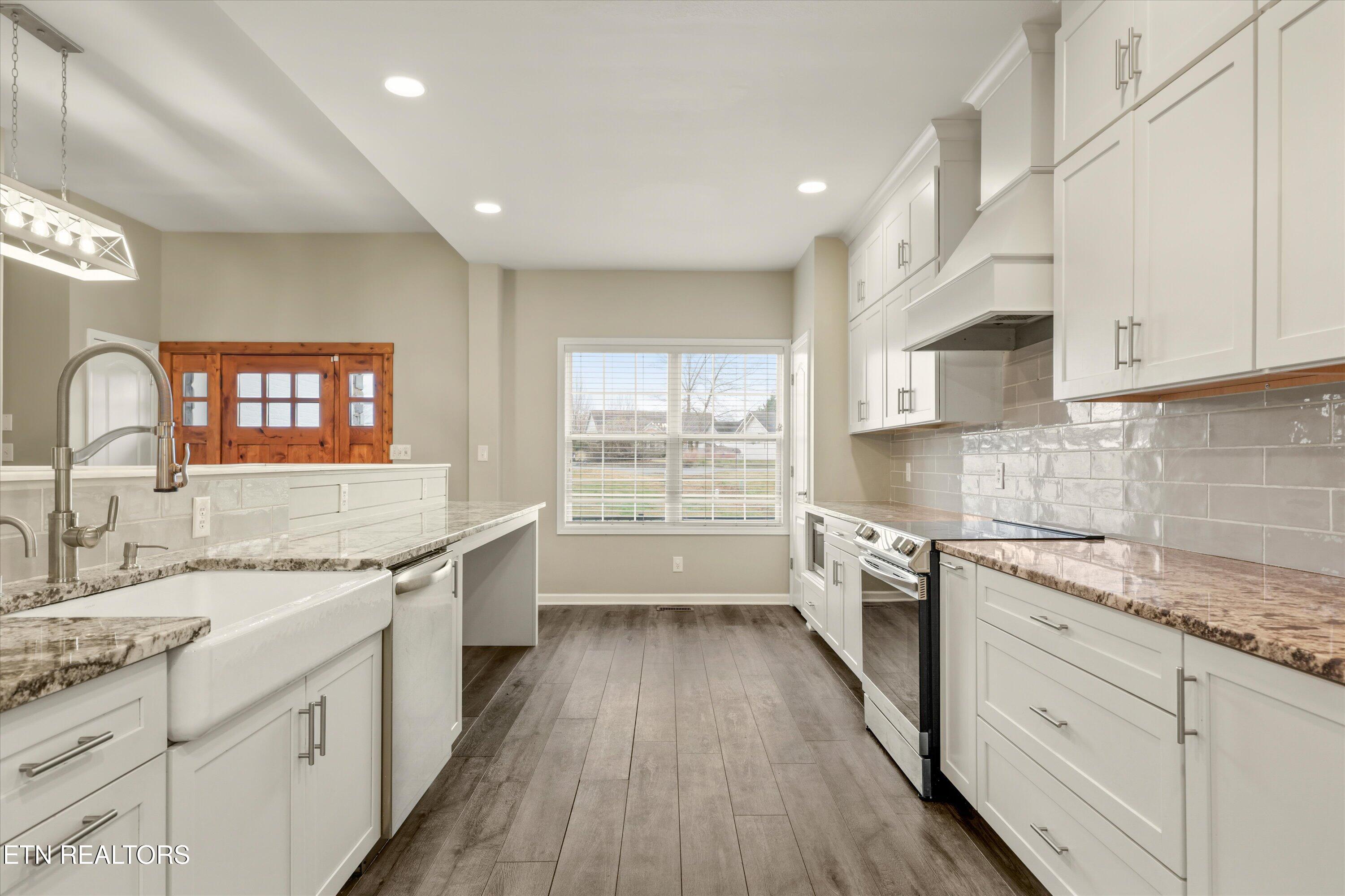 5600 Barineau Lane
