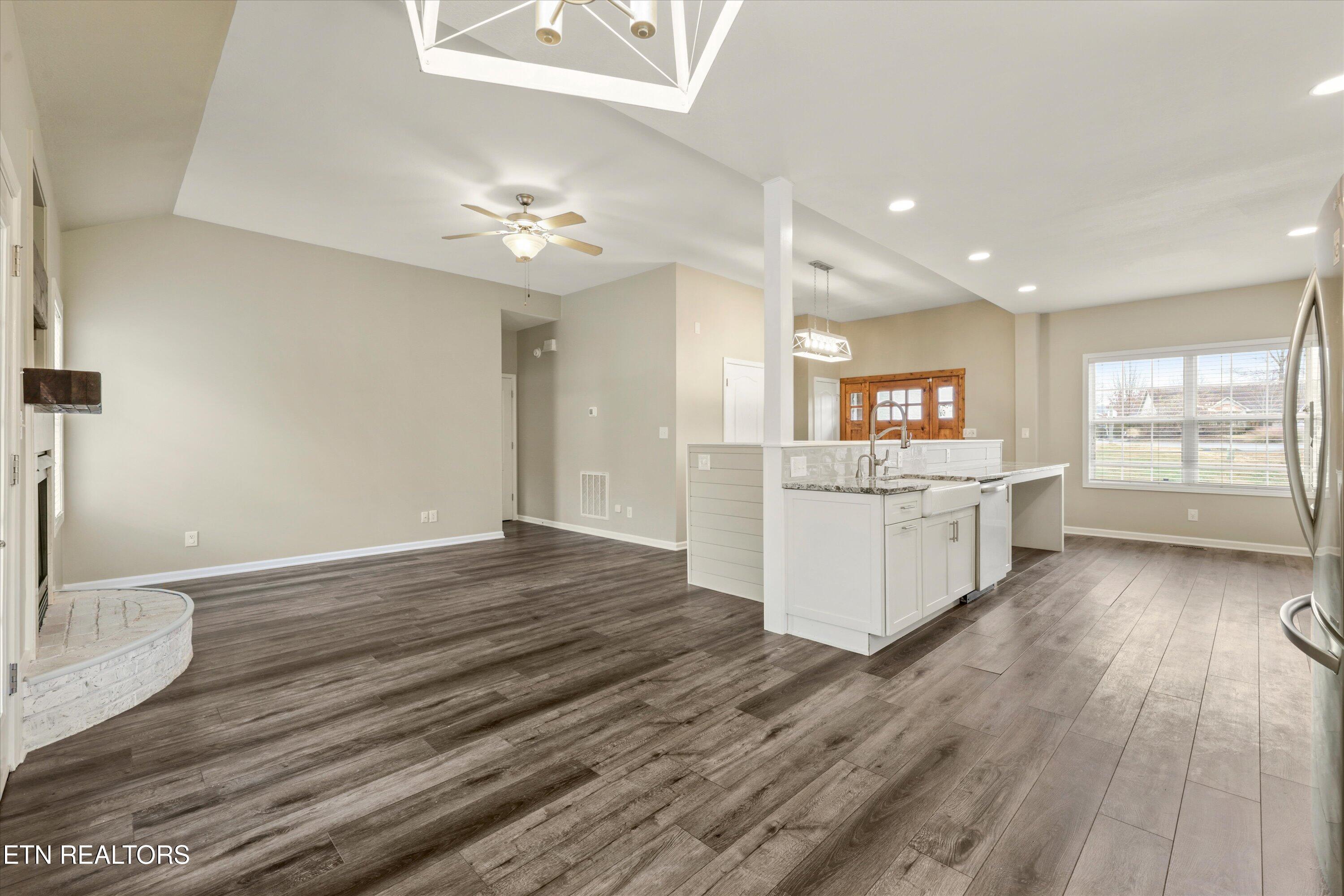 5600 Barineau Lane