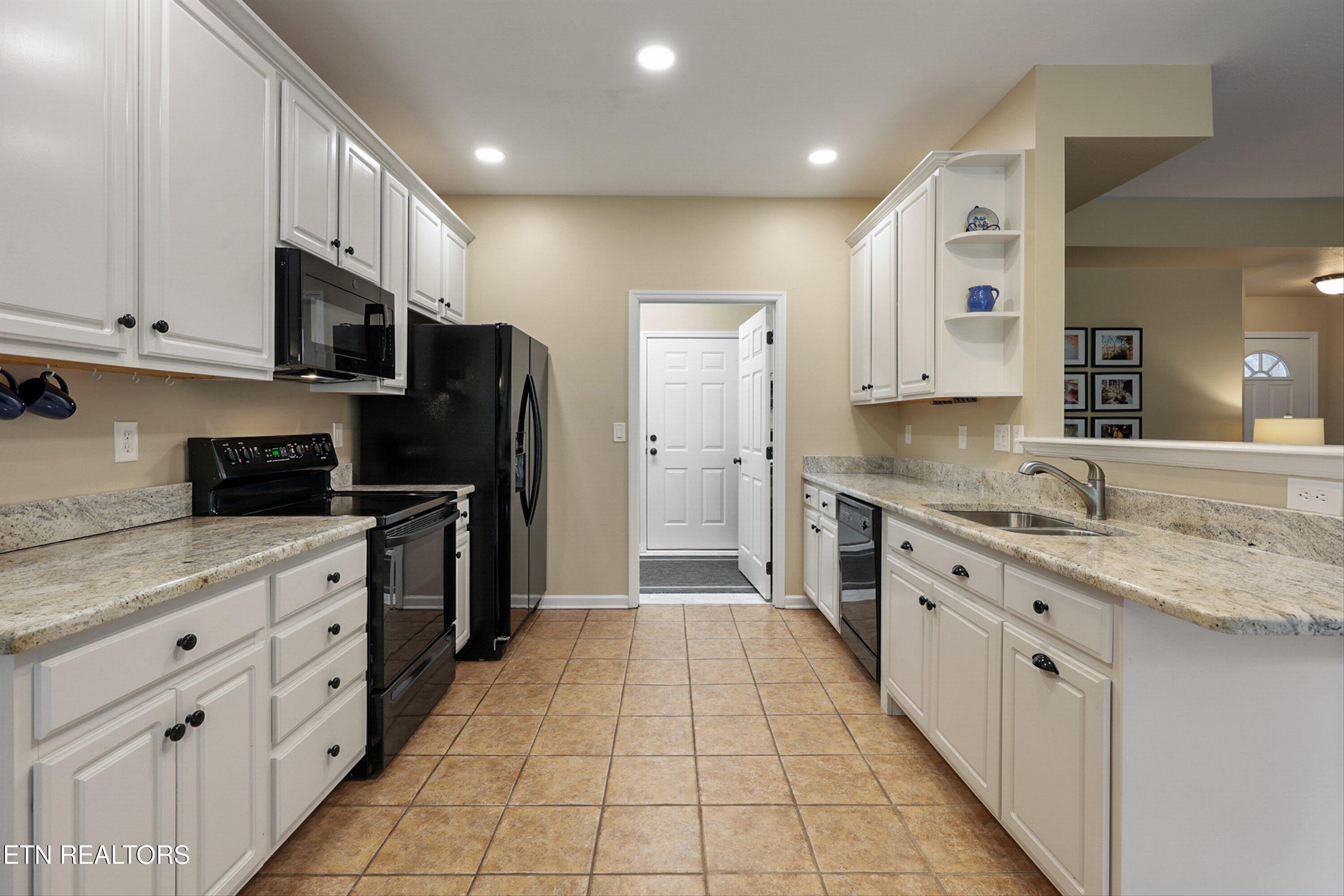 1708 Arrowhead Blvd