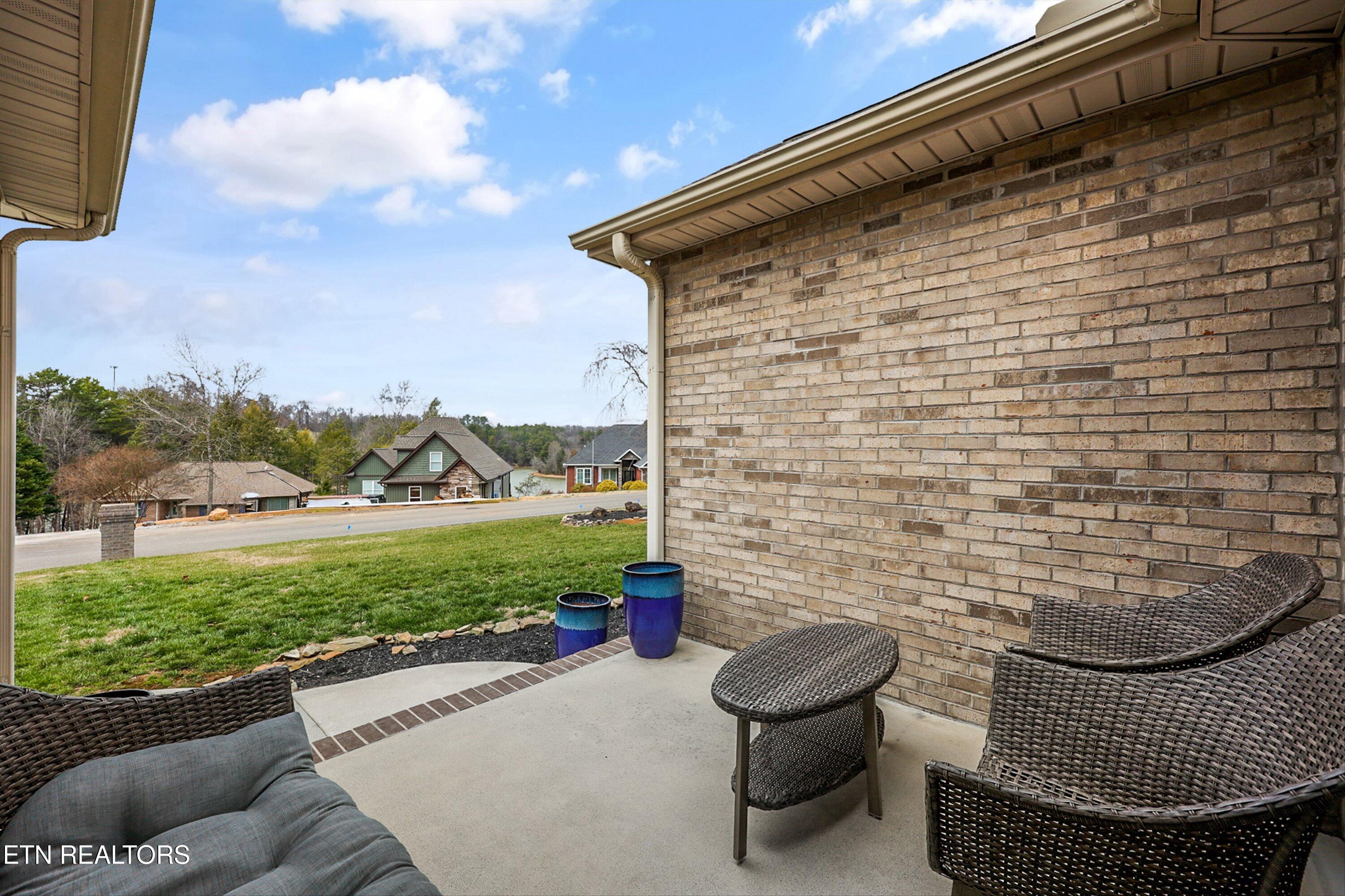 1708 Arrowhead Blvd