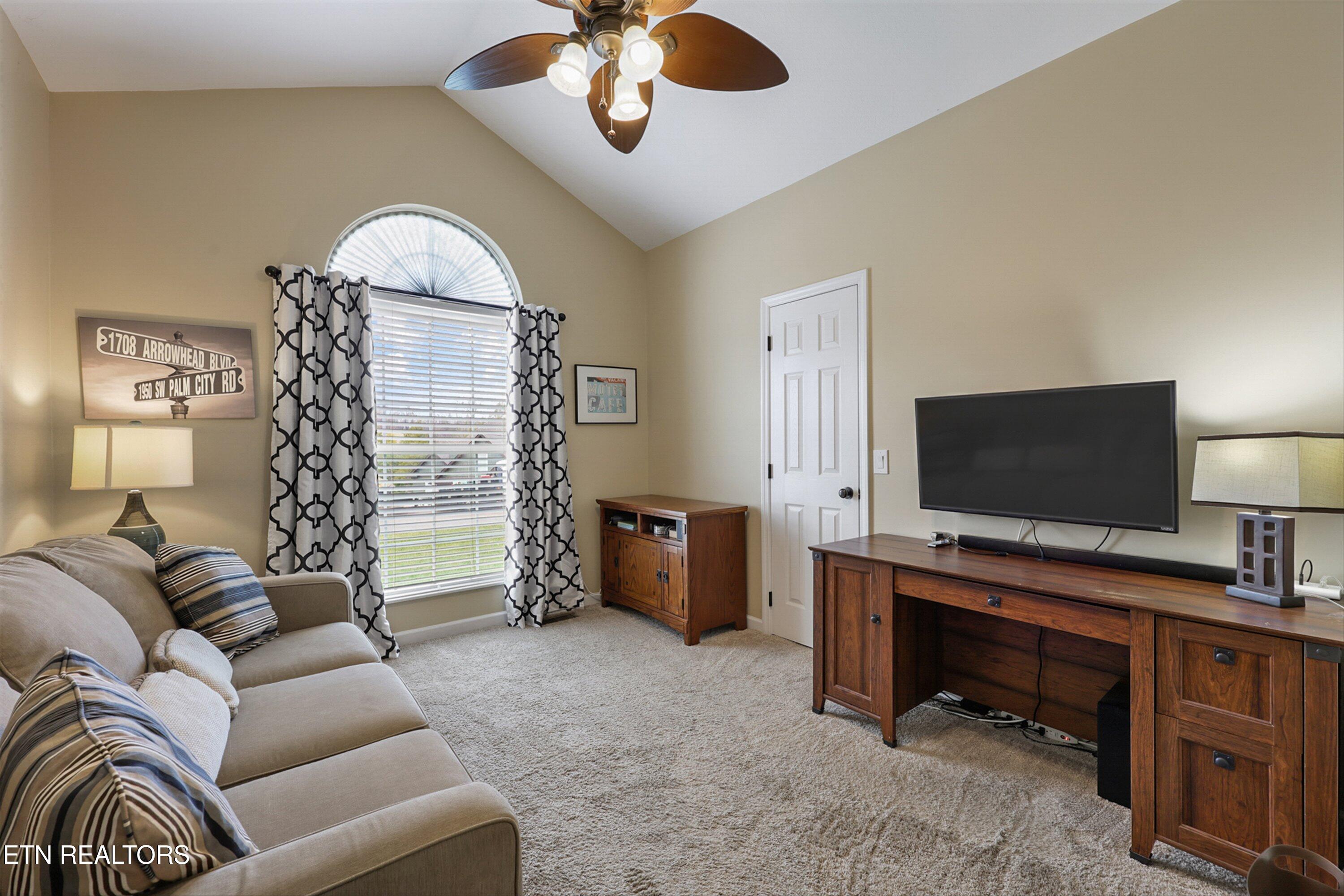 1708 Arrowhead Blvd