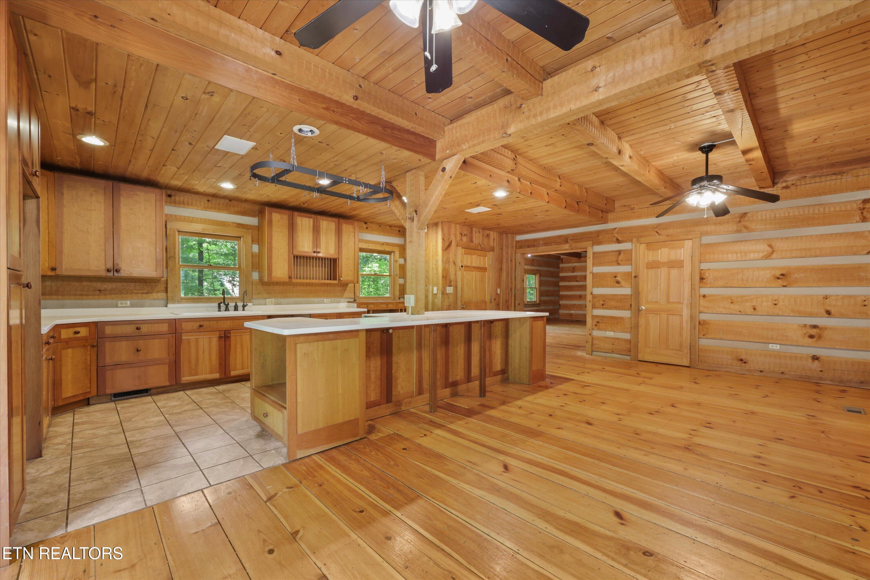 122 Land Oak Rd