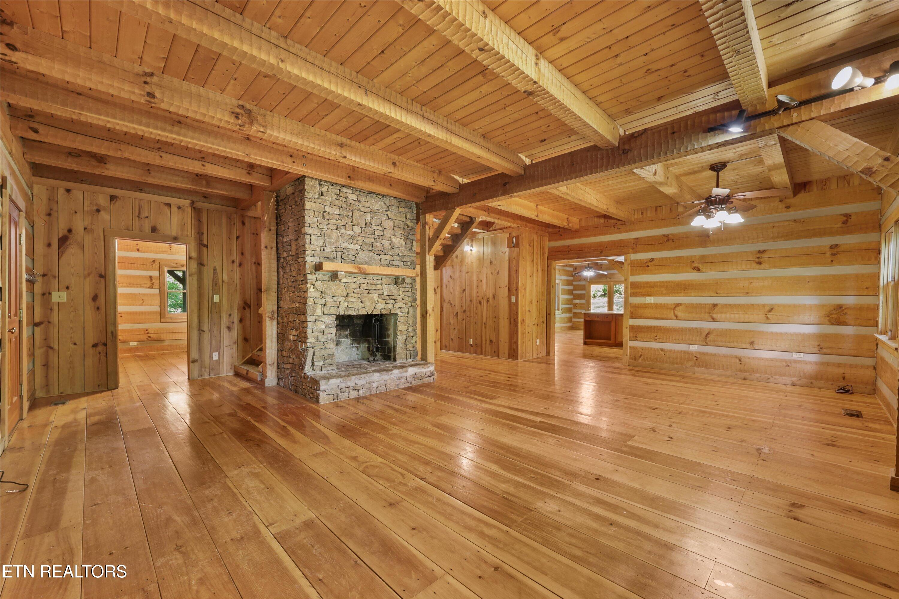 122 Land Oak Rd