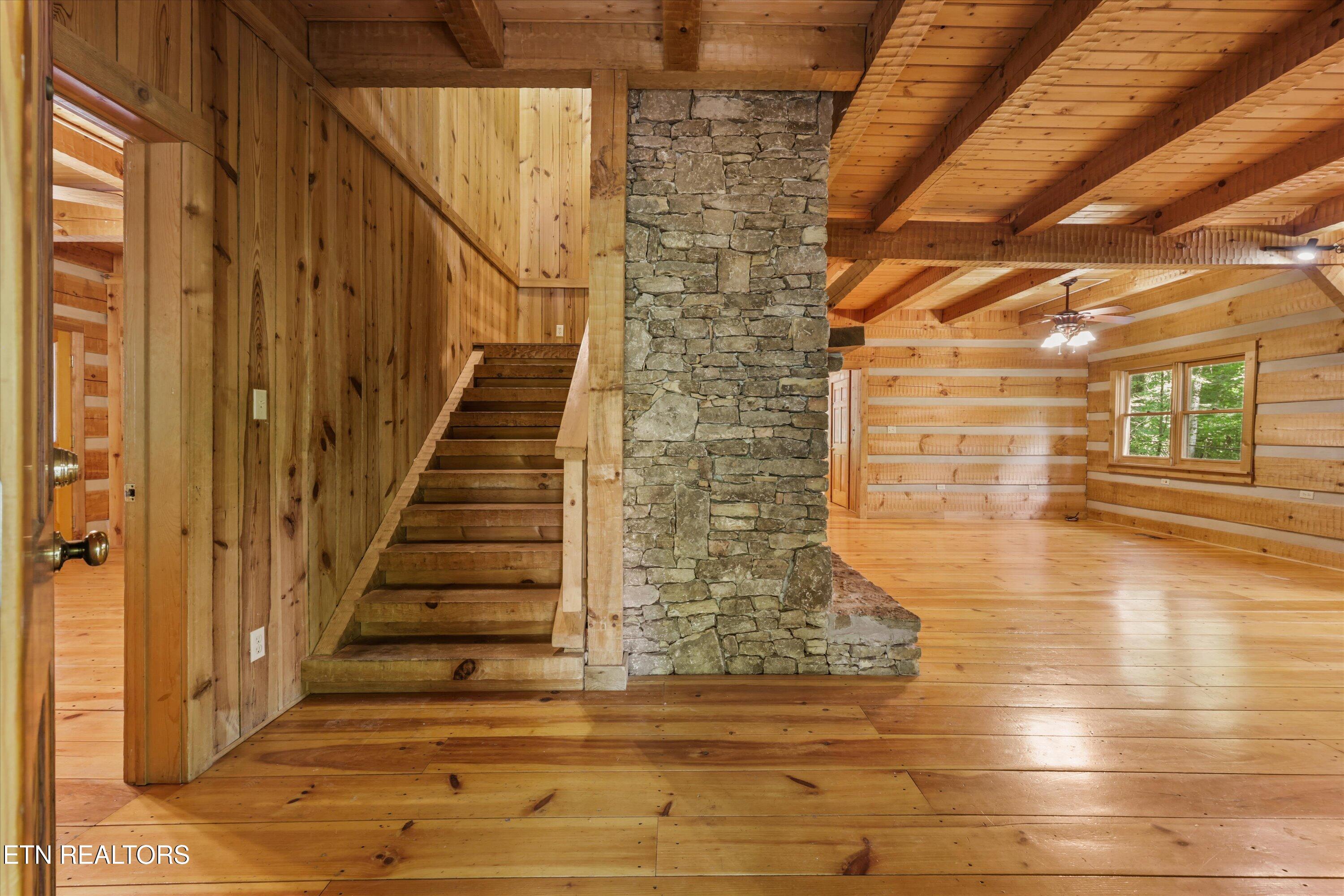 122 Land Oak Rd