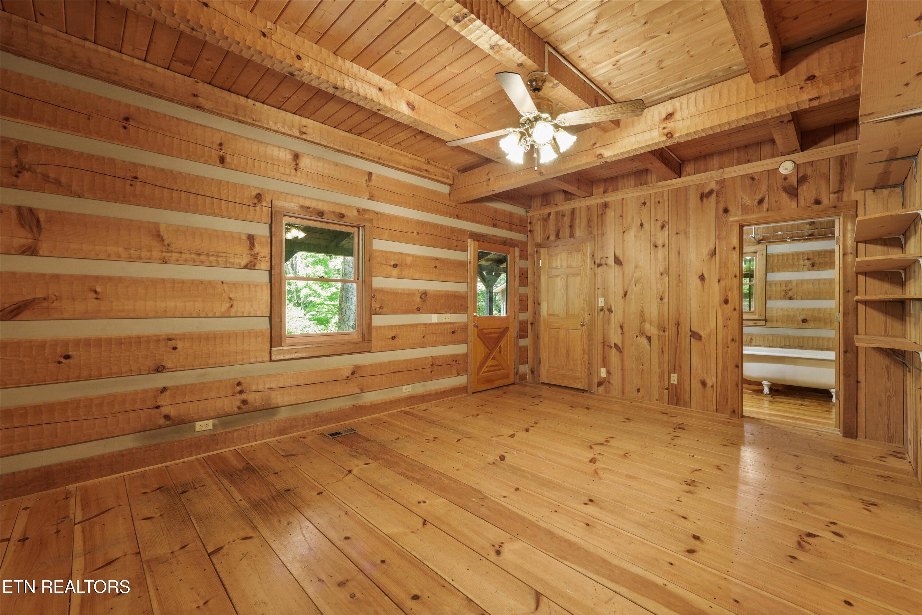 122 Land Oak Rd
