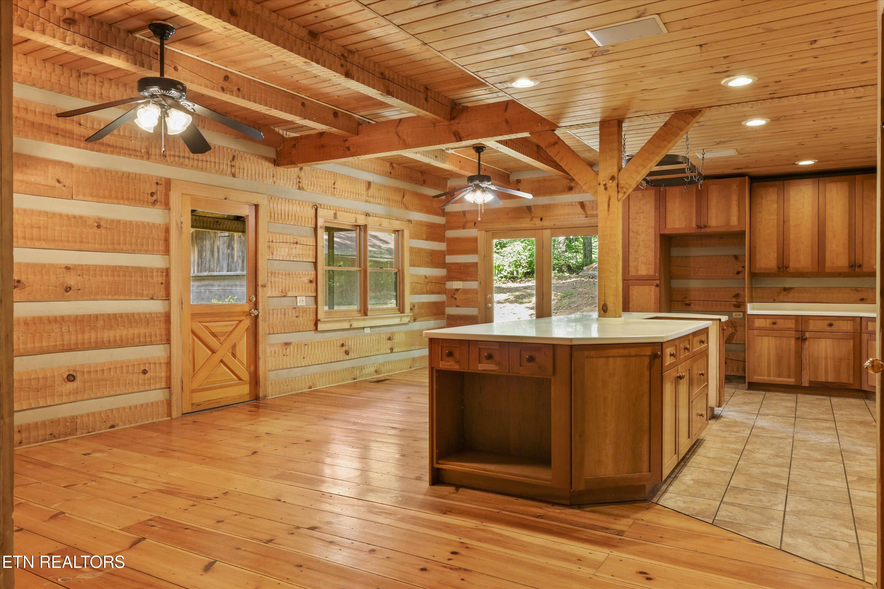 122 Land Oak Rd
