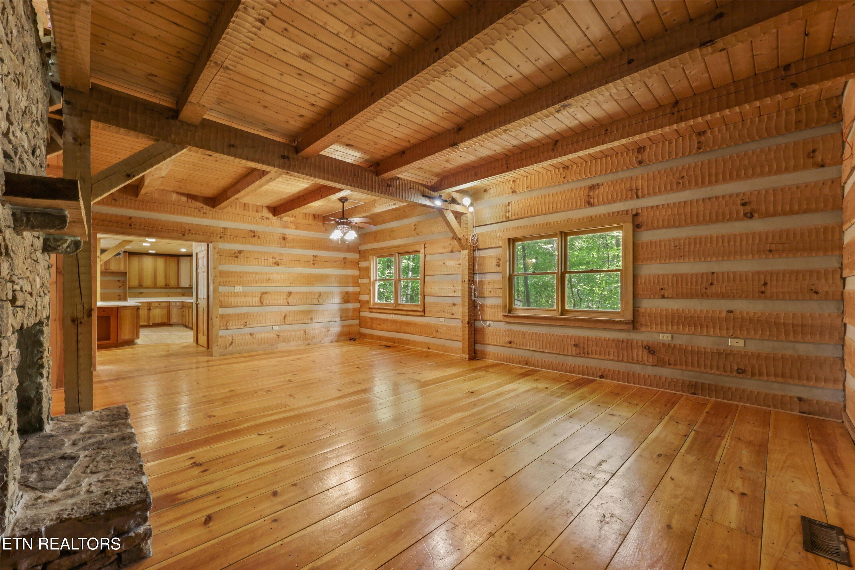 122 Land Oak Rd