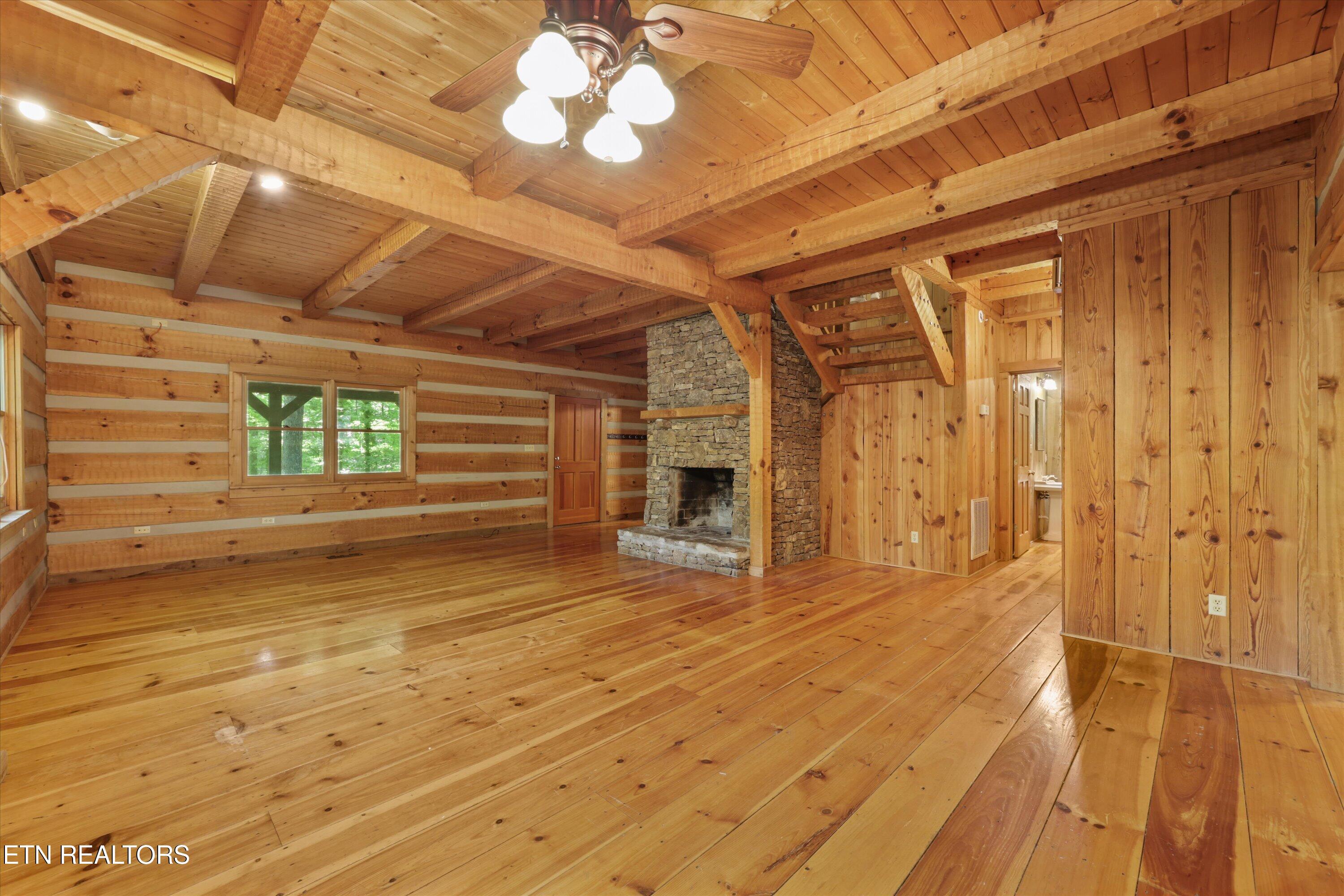 122 Land Oak Rd