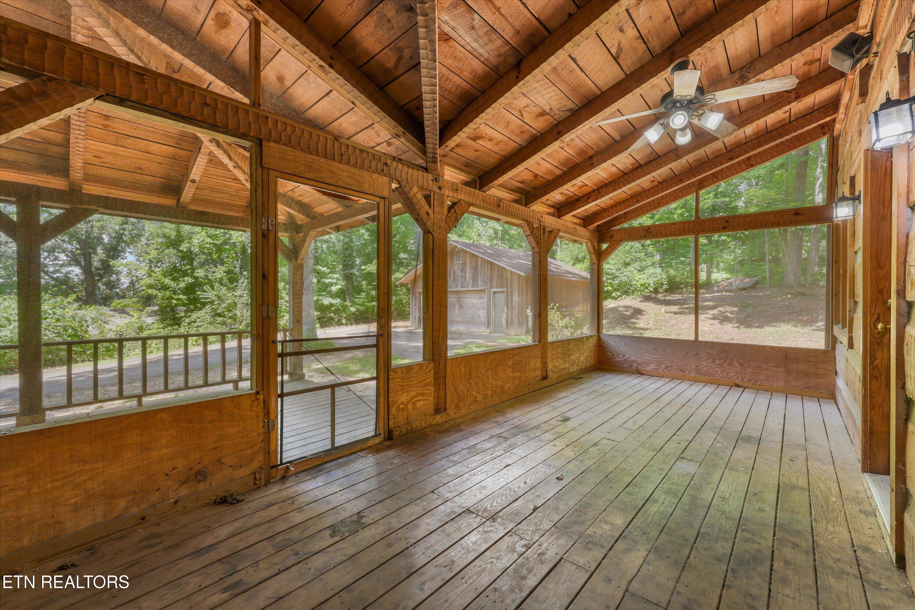 122 Land Oak Rd