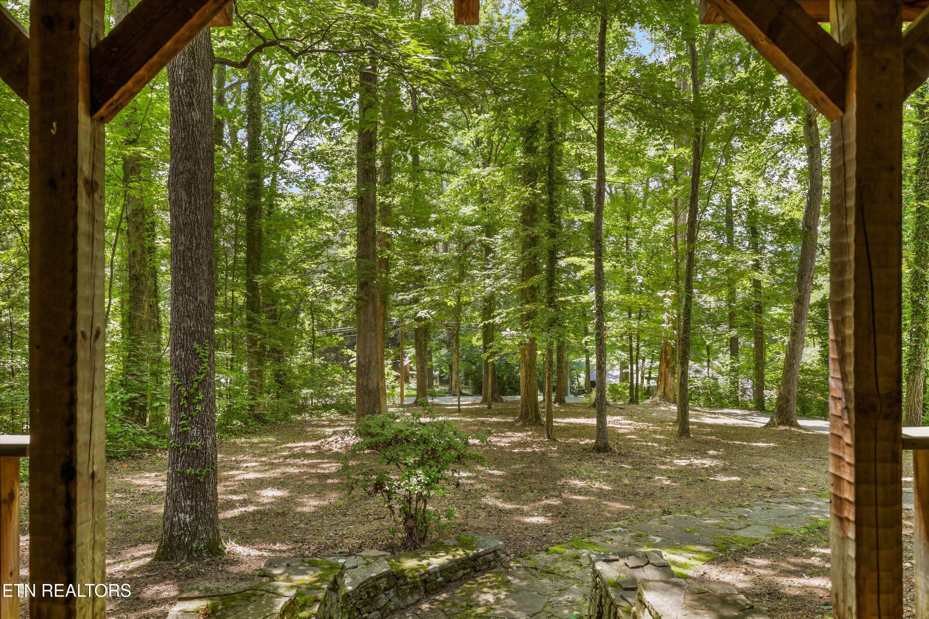 122 Land Oak Rd