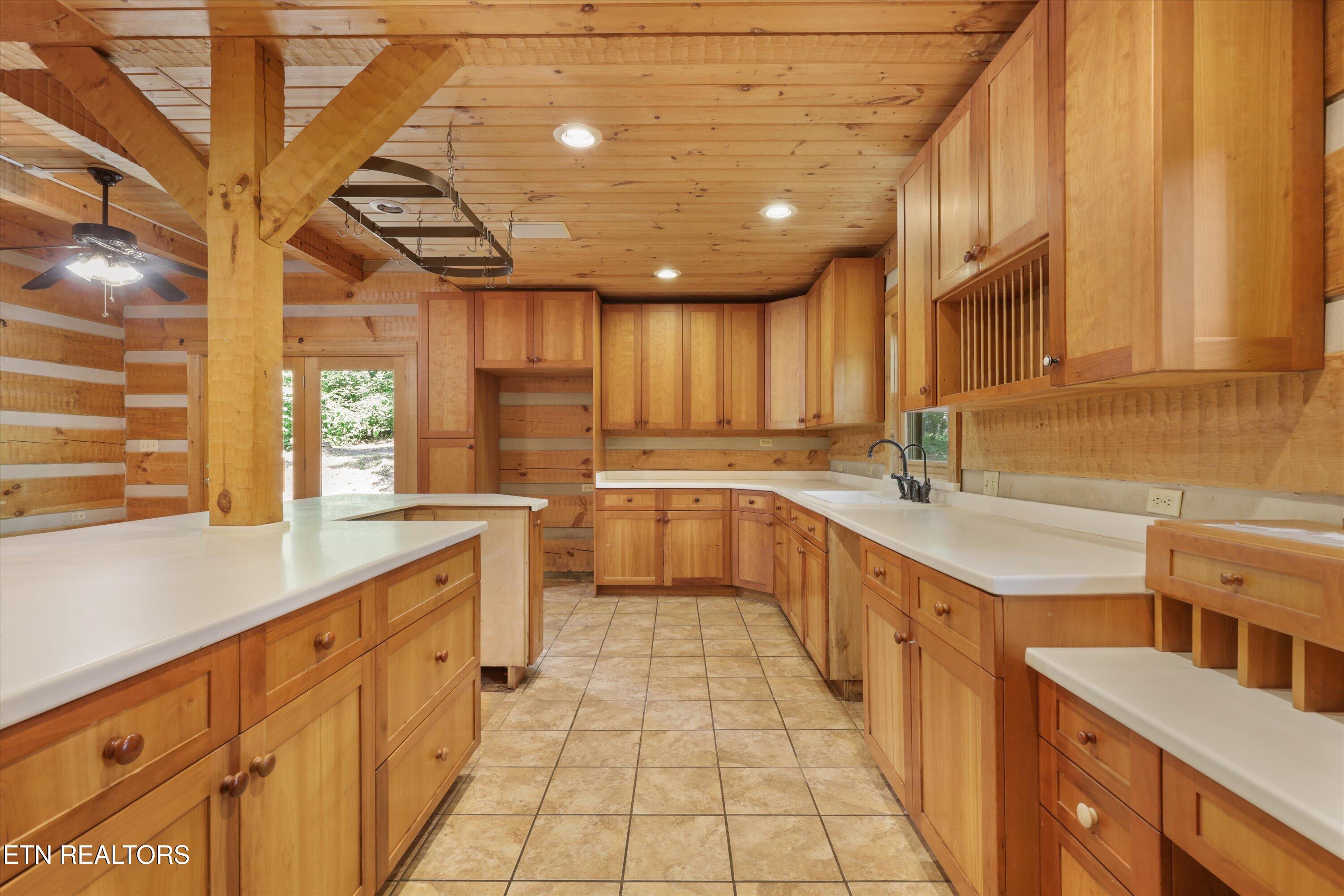122 Land Oak Rd