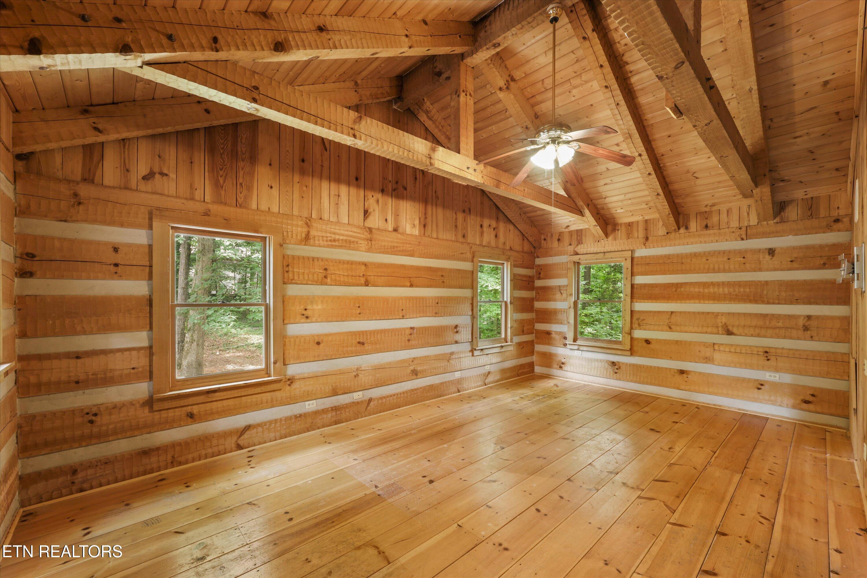 122 Land Oak Rd