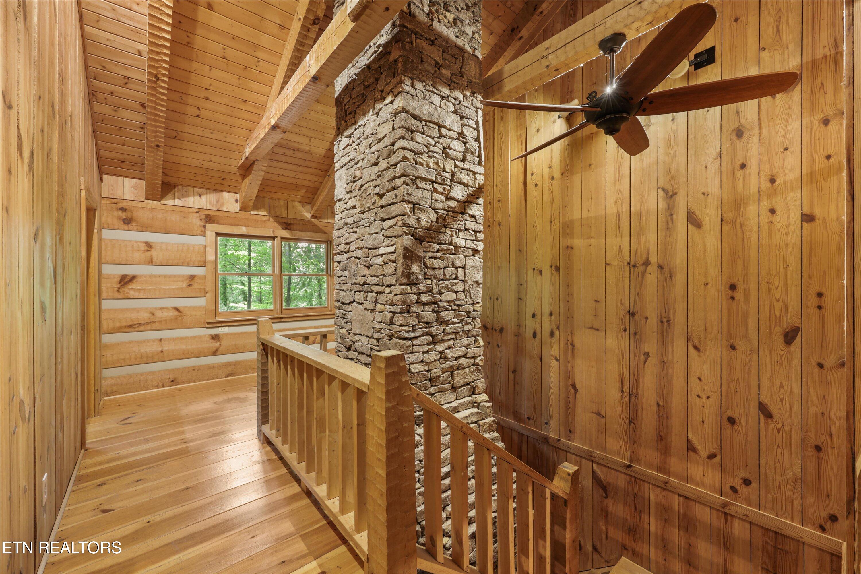 122 Land Oak Rd