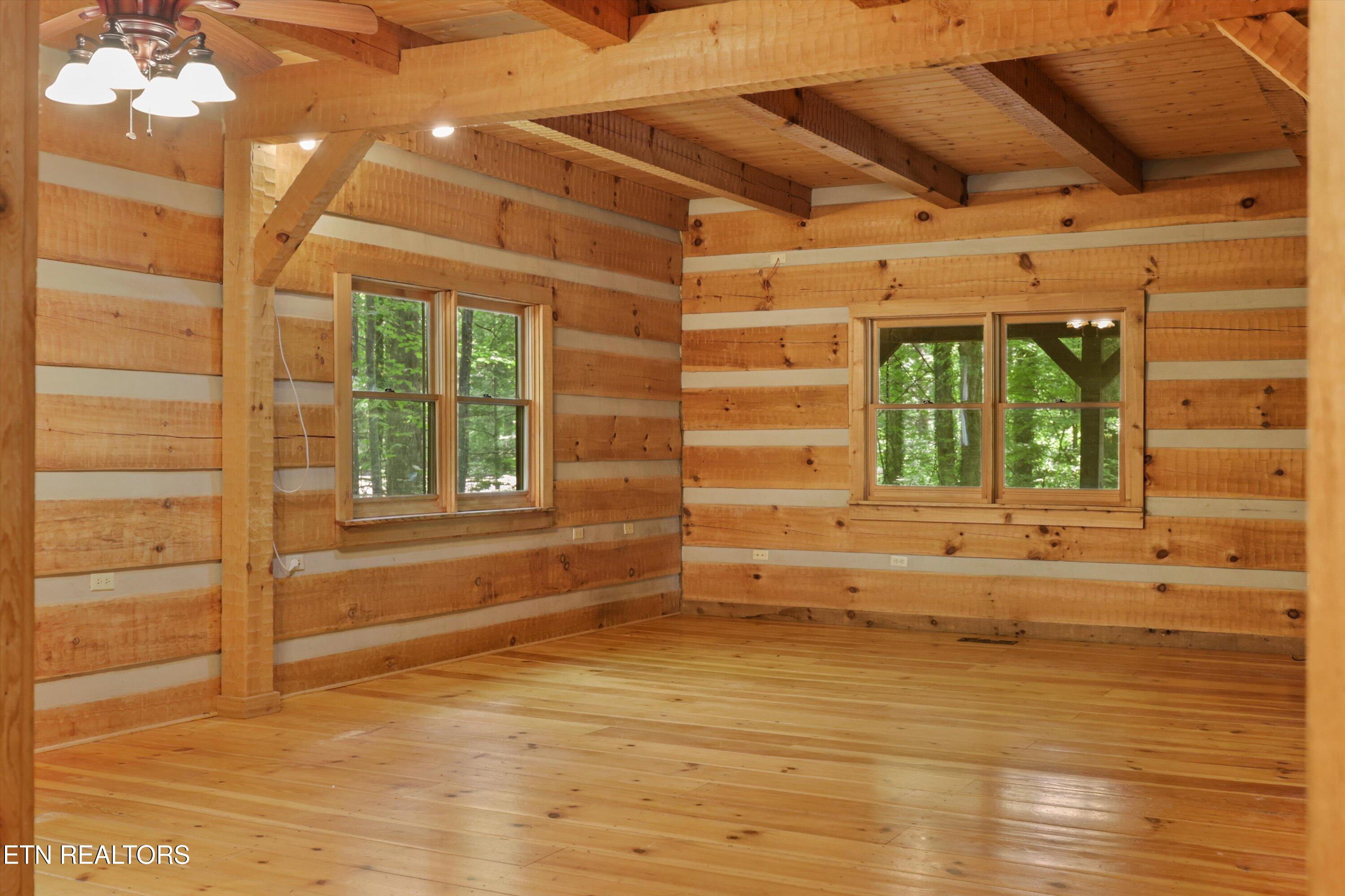 122 Land Oak Rd