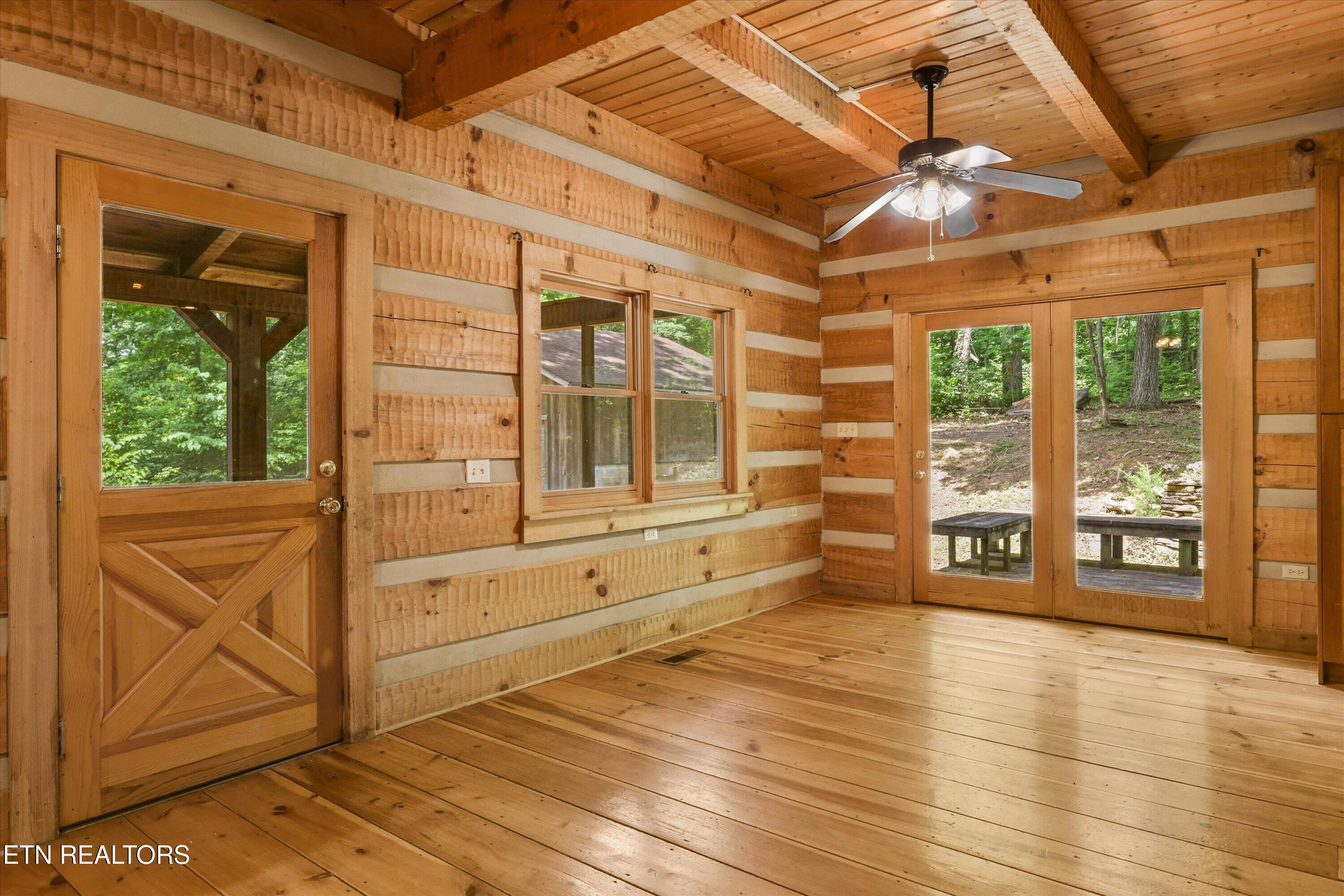 122 Land Oak Rd