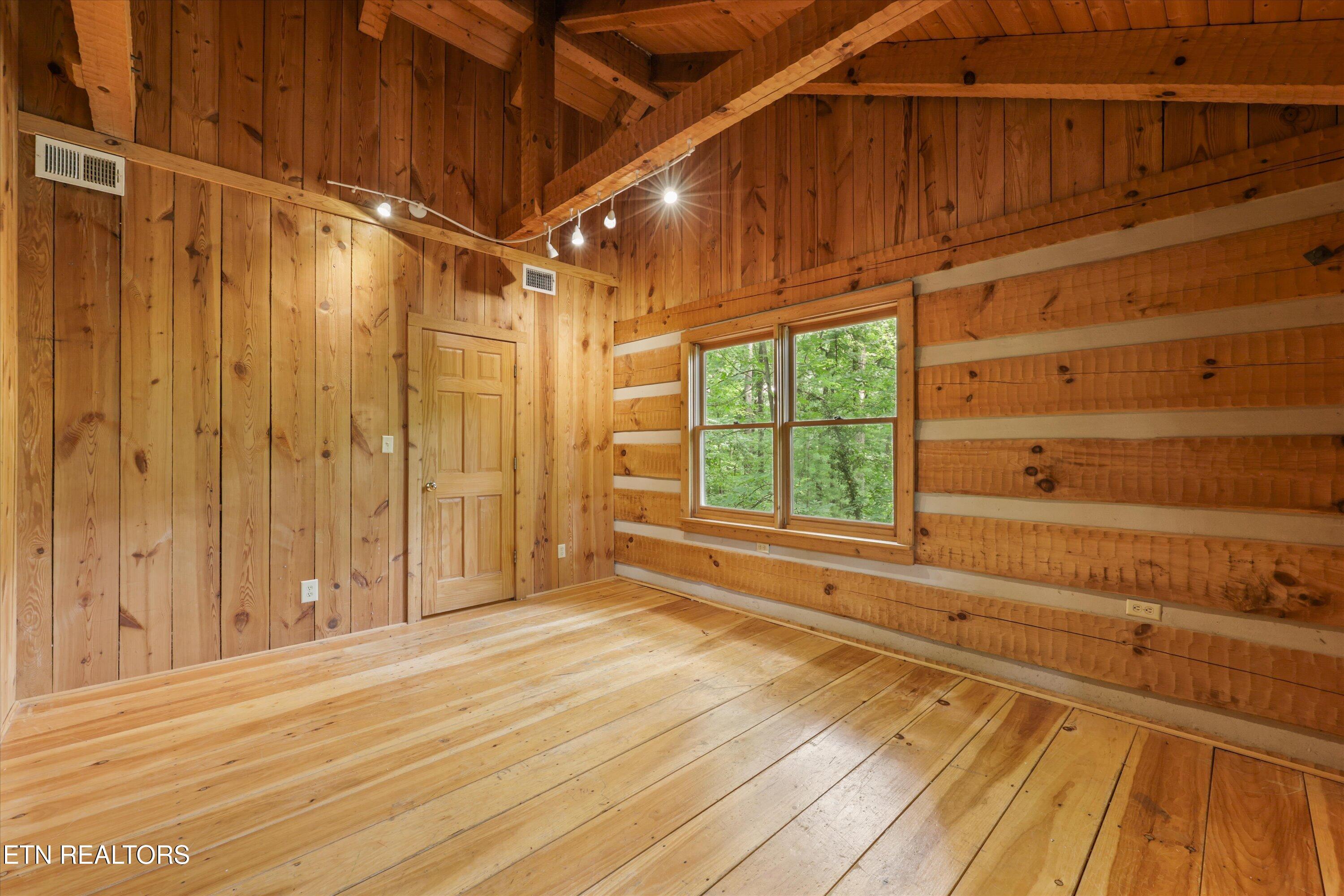 122 Land Oak Rd