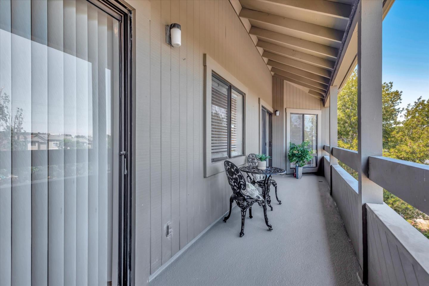 815 Sea Spray LN 304