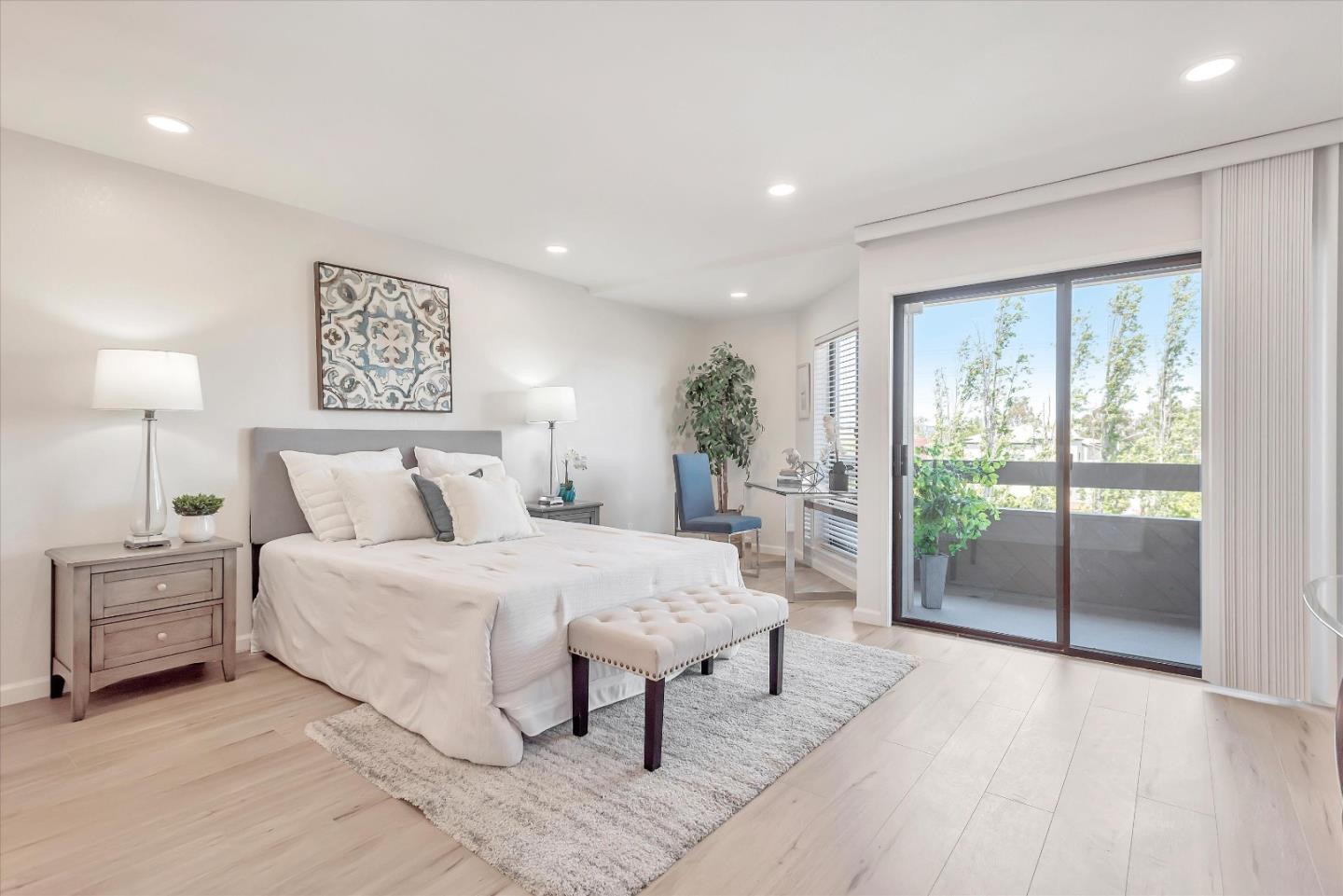 815 Sea Spray LN 304