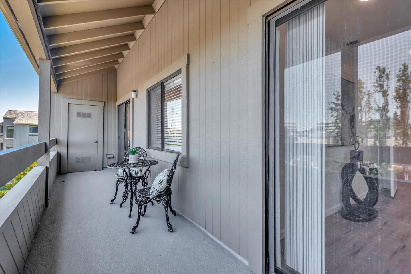 815 Sea Spray LN 304