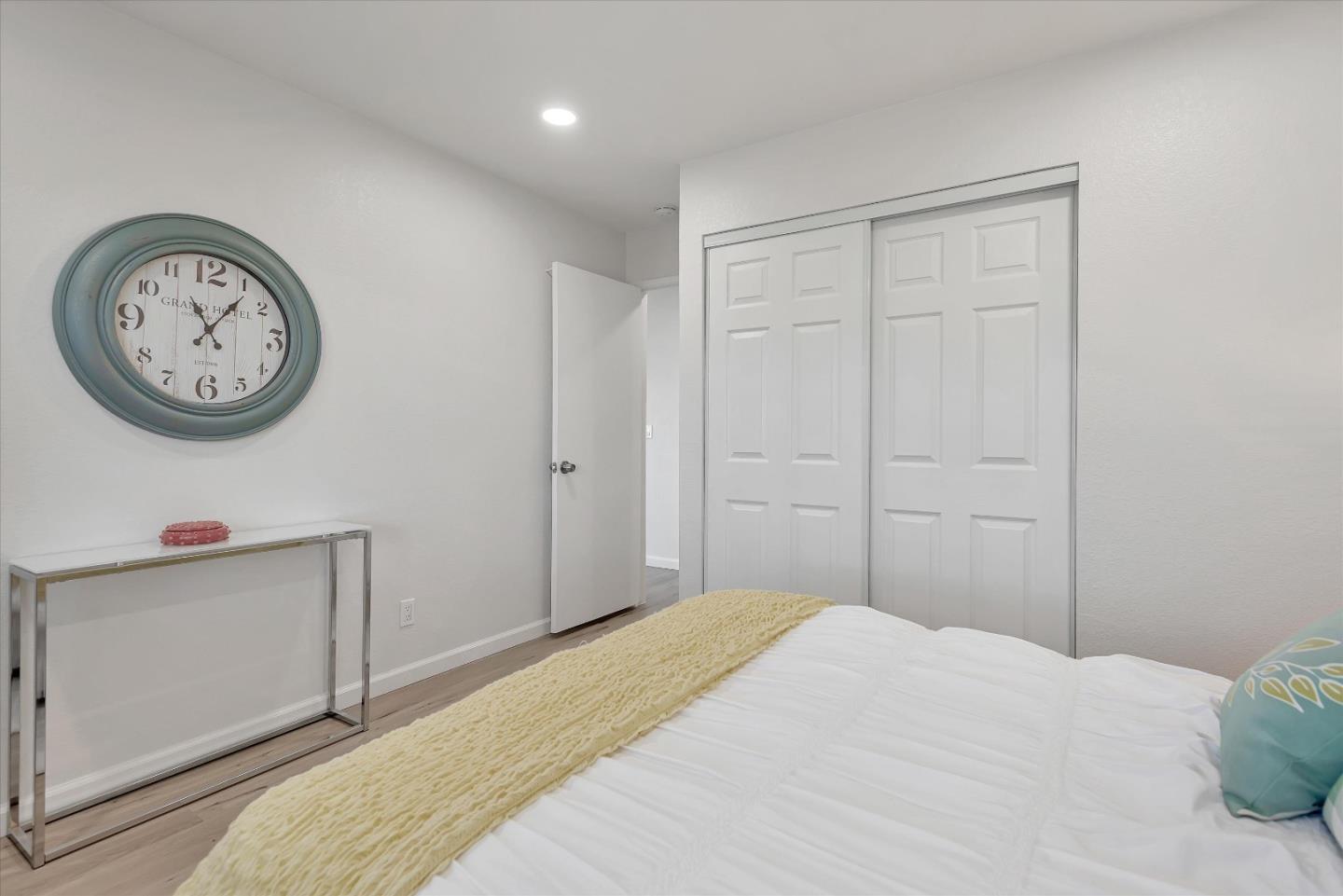 815 Sea Spray LN 304