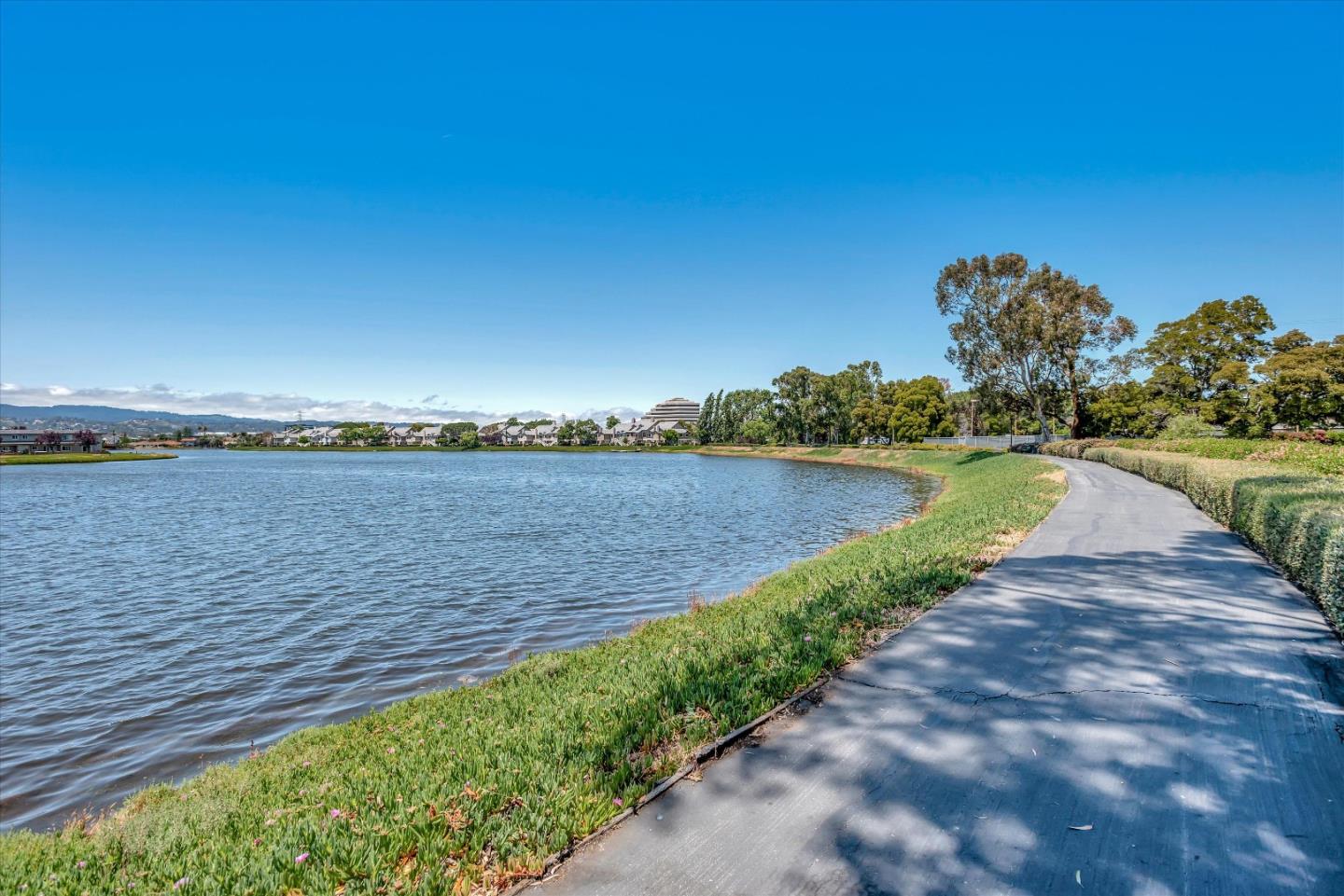 815 Sea Spray LN 304