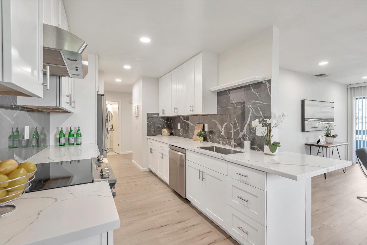 815 Sea Spray LN 304