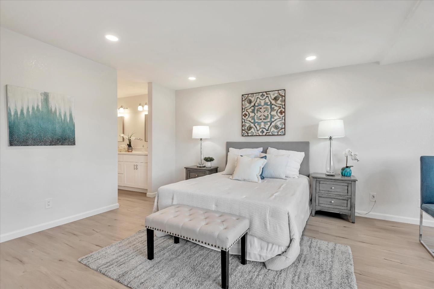 815 Sea Spray LN 304