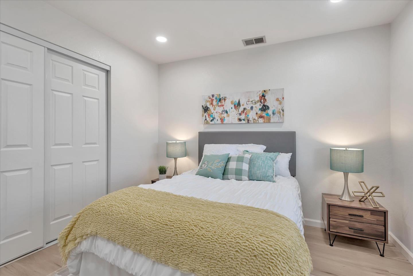 815 Sea Spray LN 304