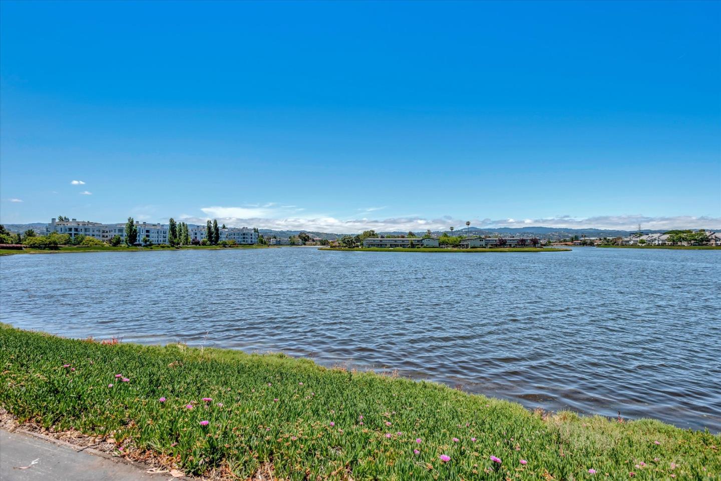 815 Sea Spray LN 304