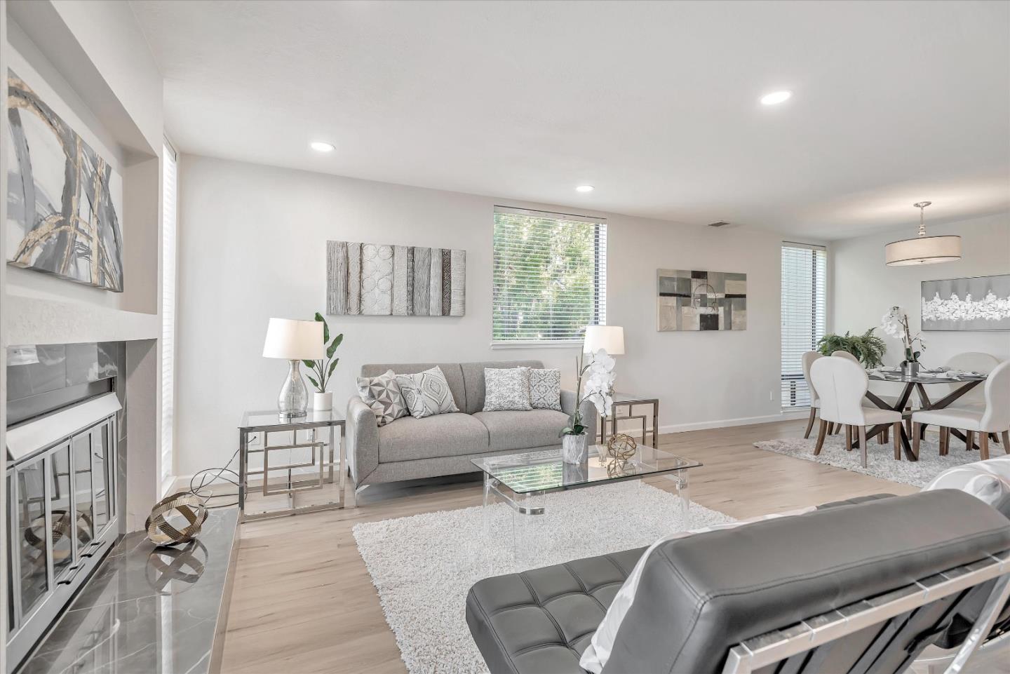 815 Sea Spray LN 304