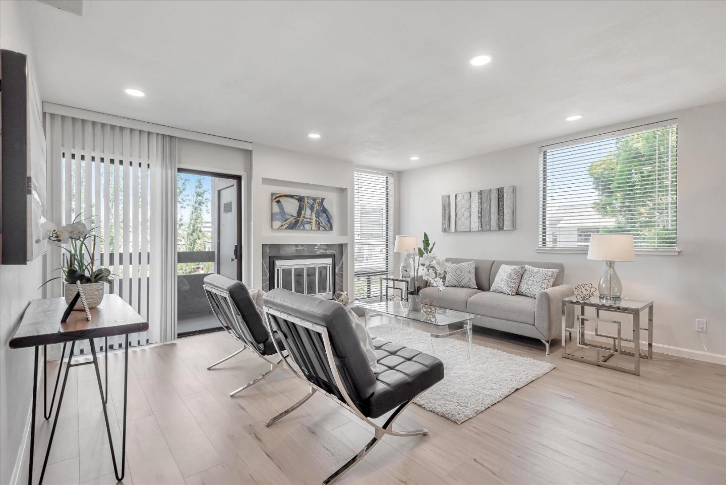 815 Sea Spray LN 304