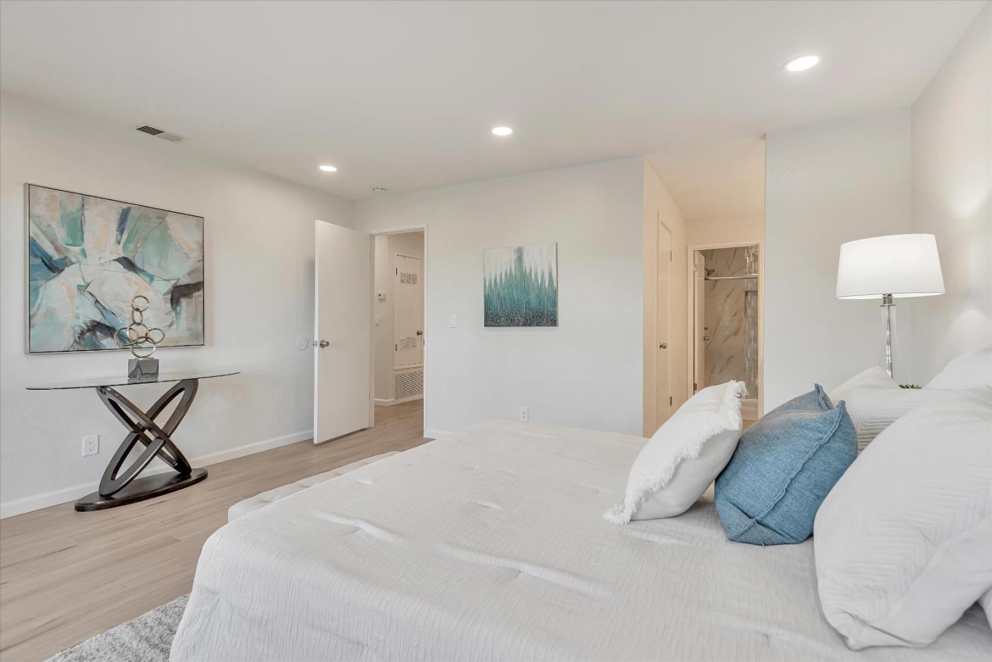 815 Sea Spray LN 304