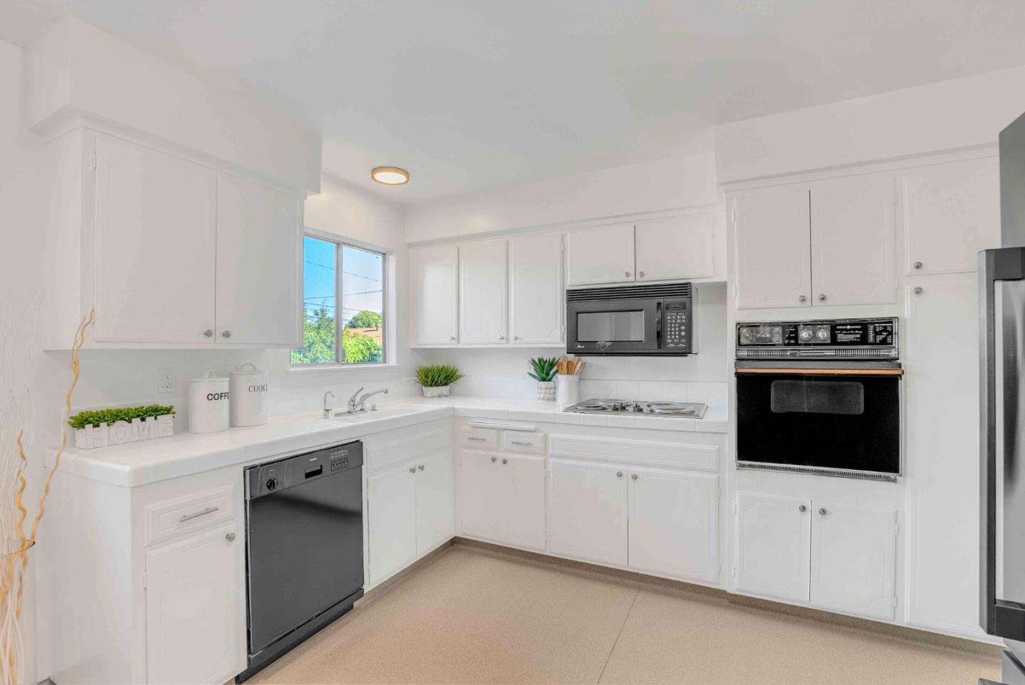 1634 Bittern DR