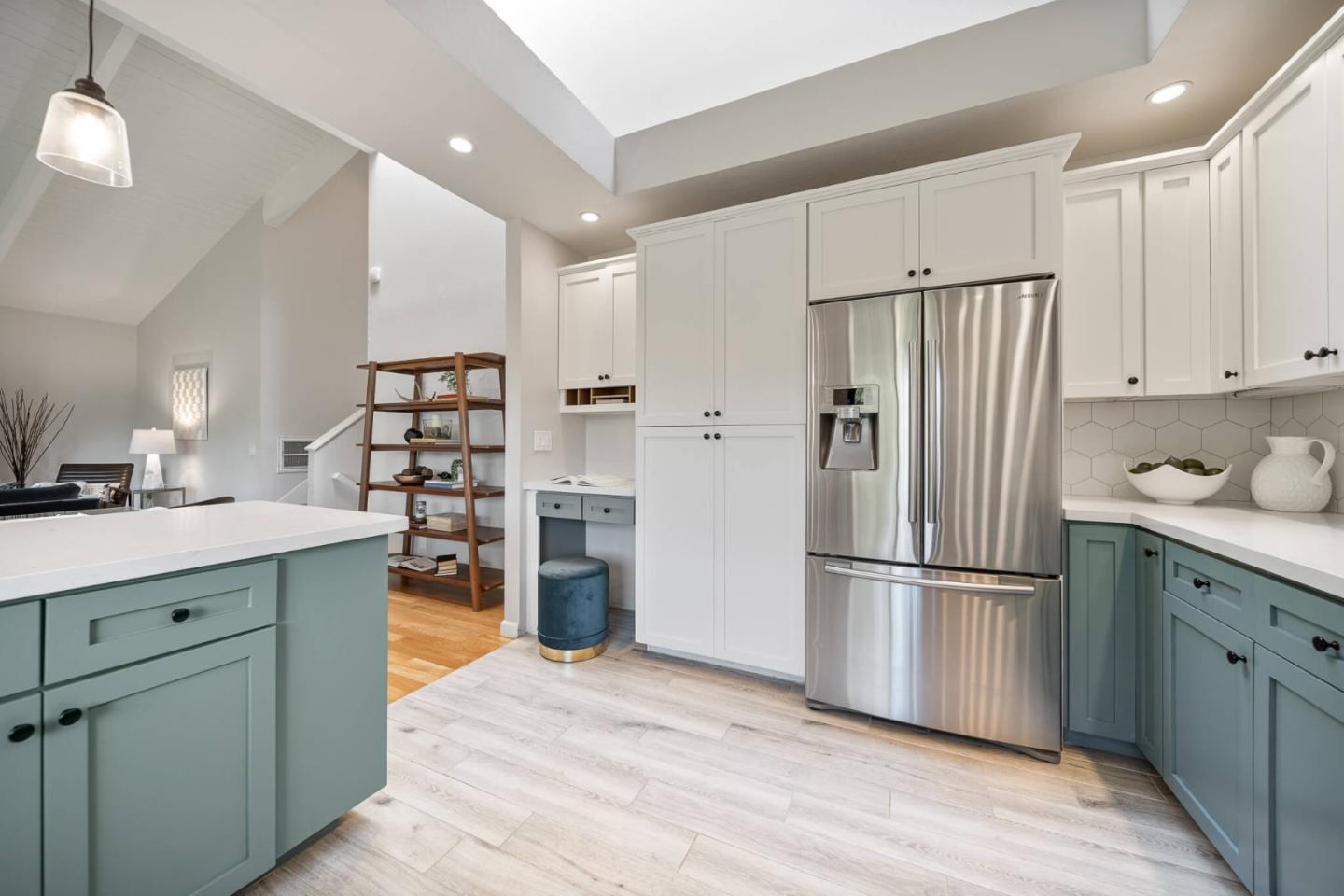 6565 Girvin DR