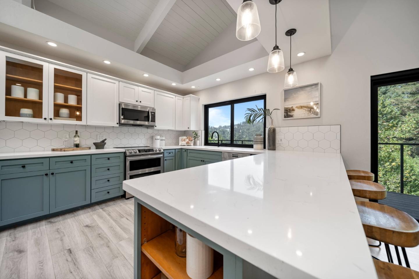 6565 Girvin DR