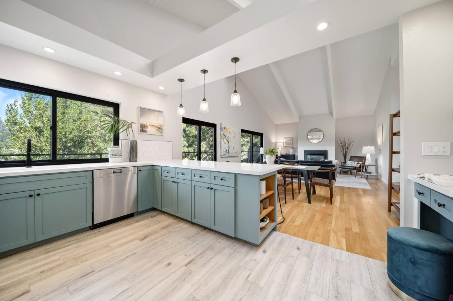 6565 Girvin DR